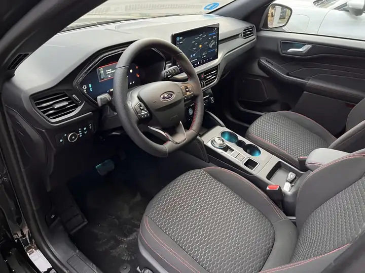 Ford Kuga 2025, foto 7