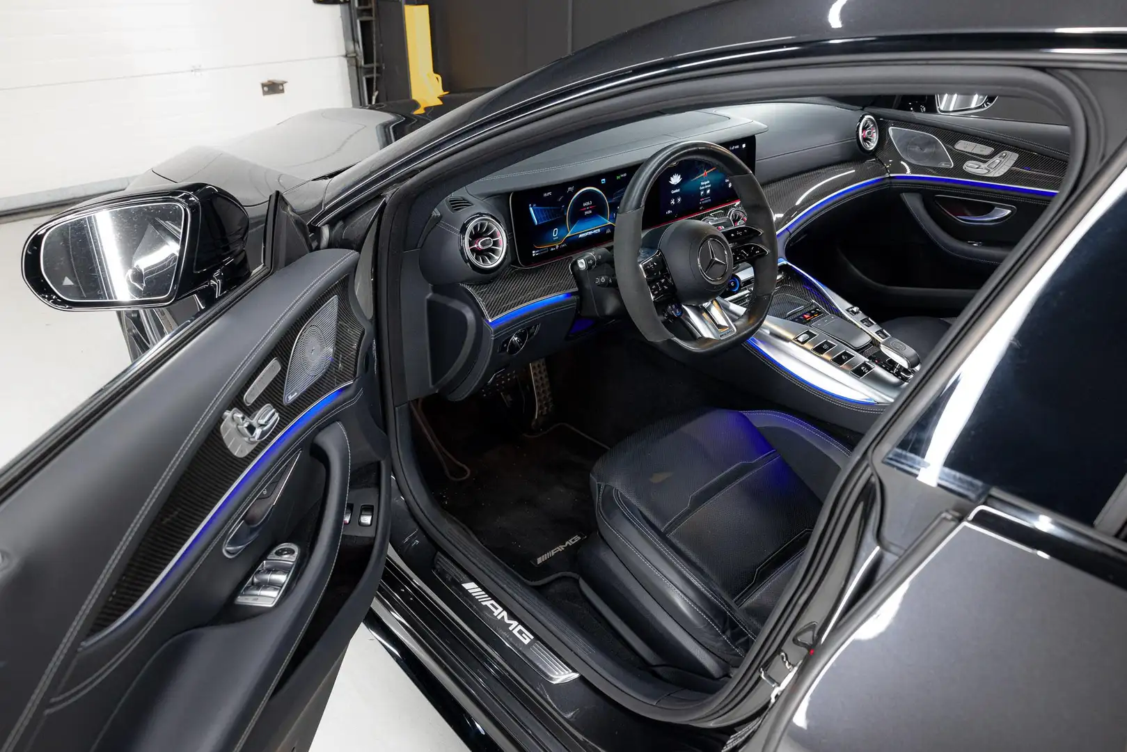 Mercedes-Benz AMG GT 4-Door Coupe AMG 63 S E Performance Premium Plus M siva - 2