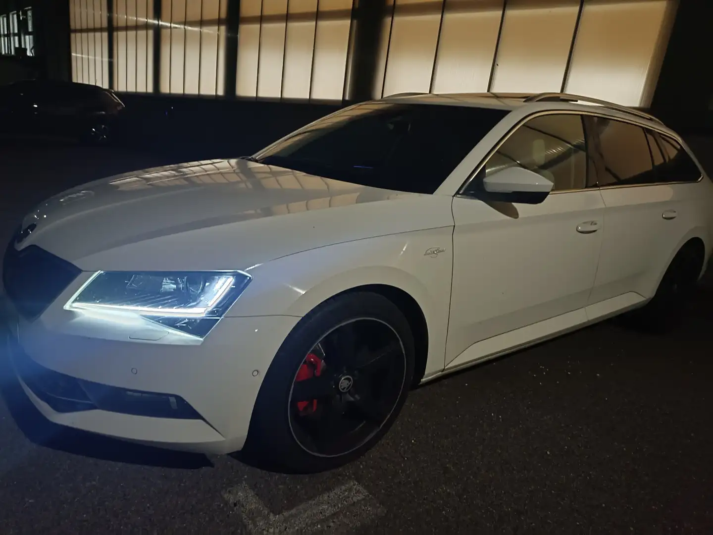 Skoda Superb Wagon 2.0 tsi Laurin&Klement 4x4 dsg Fehér - 1