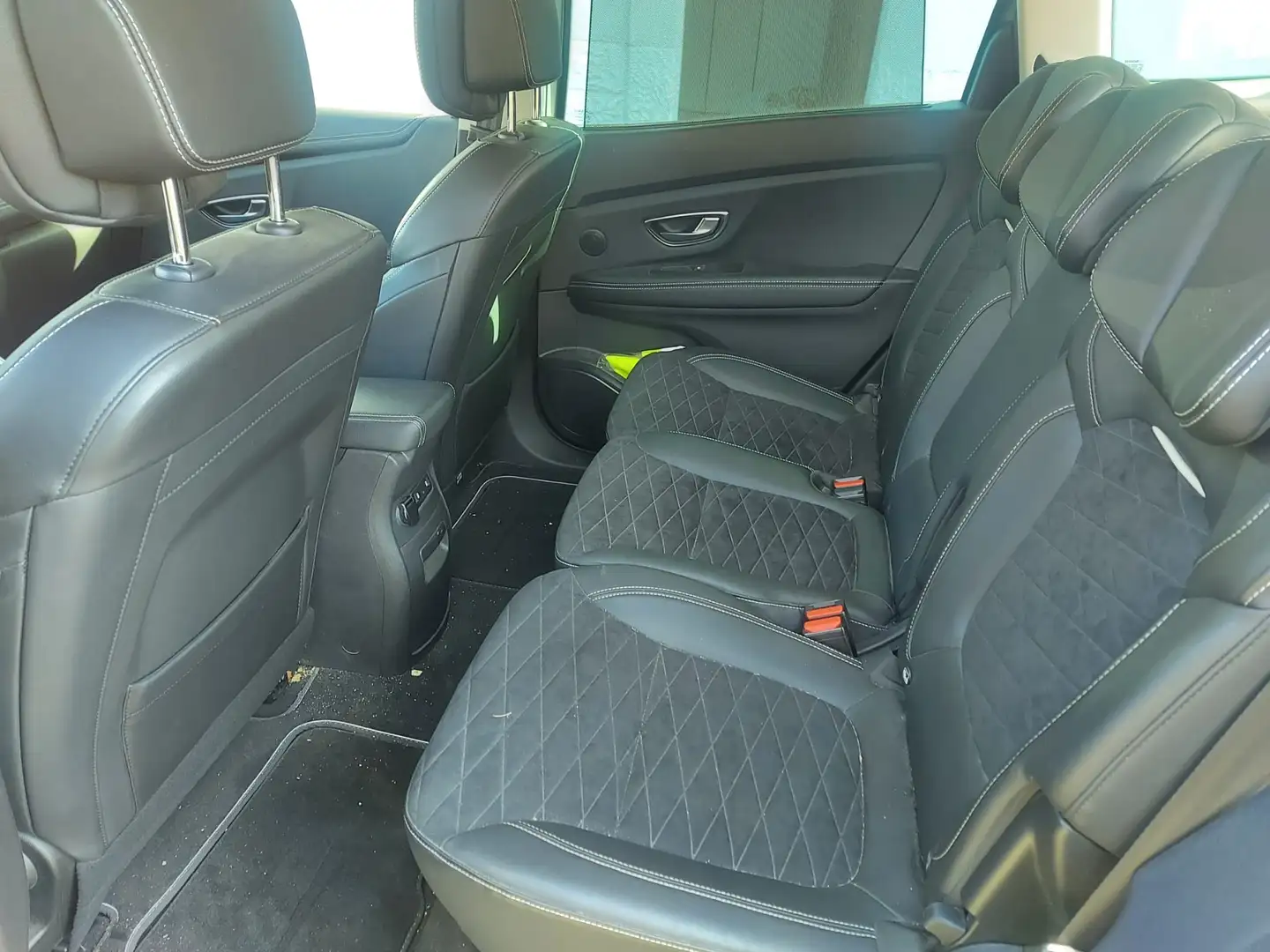Renault Scenic TCe 140 GPF EDC EQUILIBRE Grijs - 2
