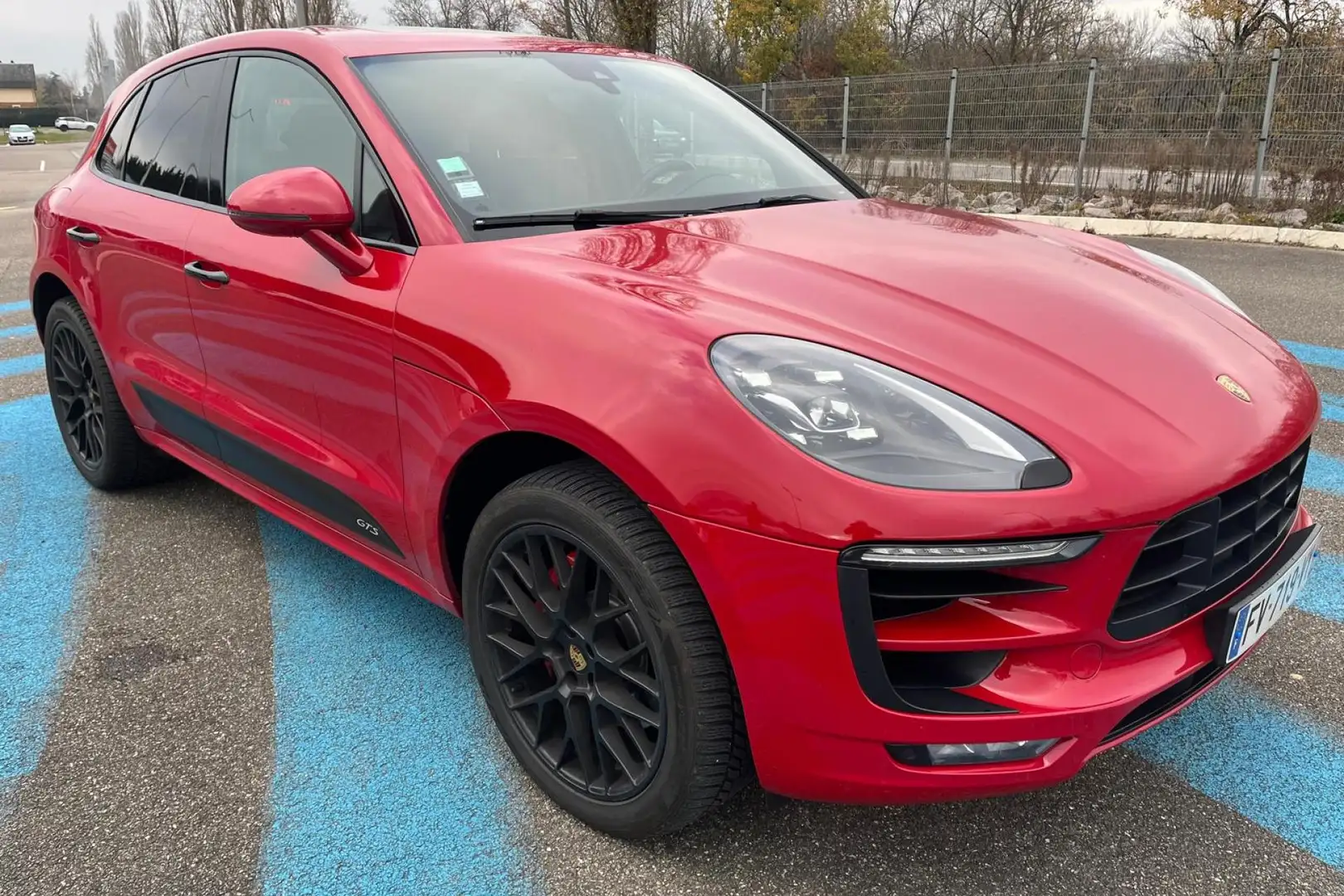 Porsche Macan Macan 3.0i V6 - 360 - BV PDK TYPE 95B GTS Rot - 2