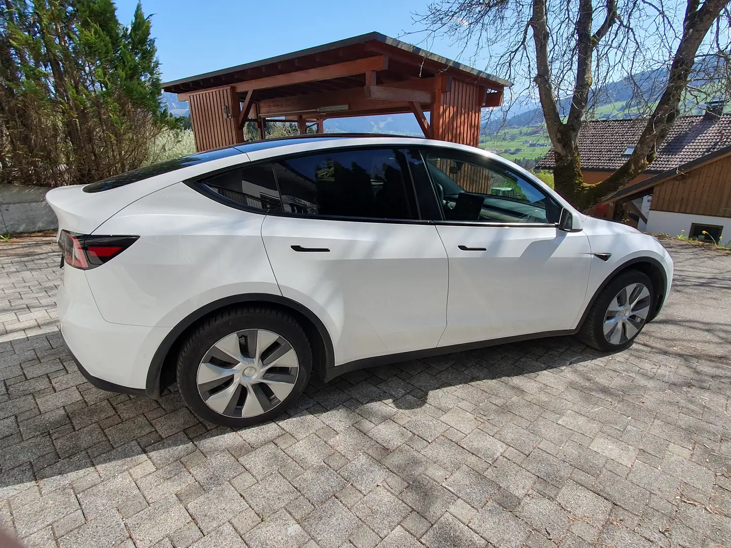 Tesla Model Y Model Y Long Range AWD 75kWh MwSt. ausweisbar Weiß - 2