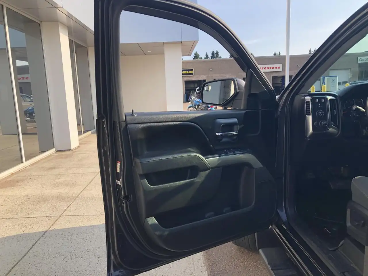 Chevrolet Silverado 1500 photo Chevrolet Silverado 1500