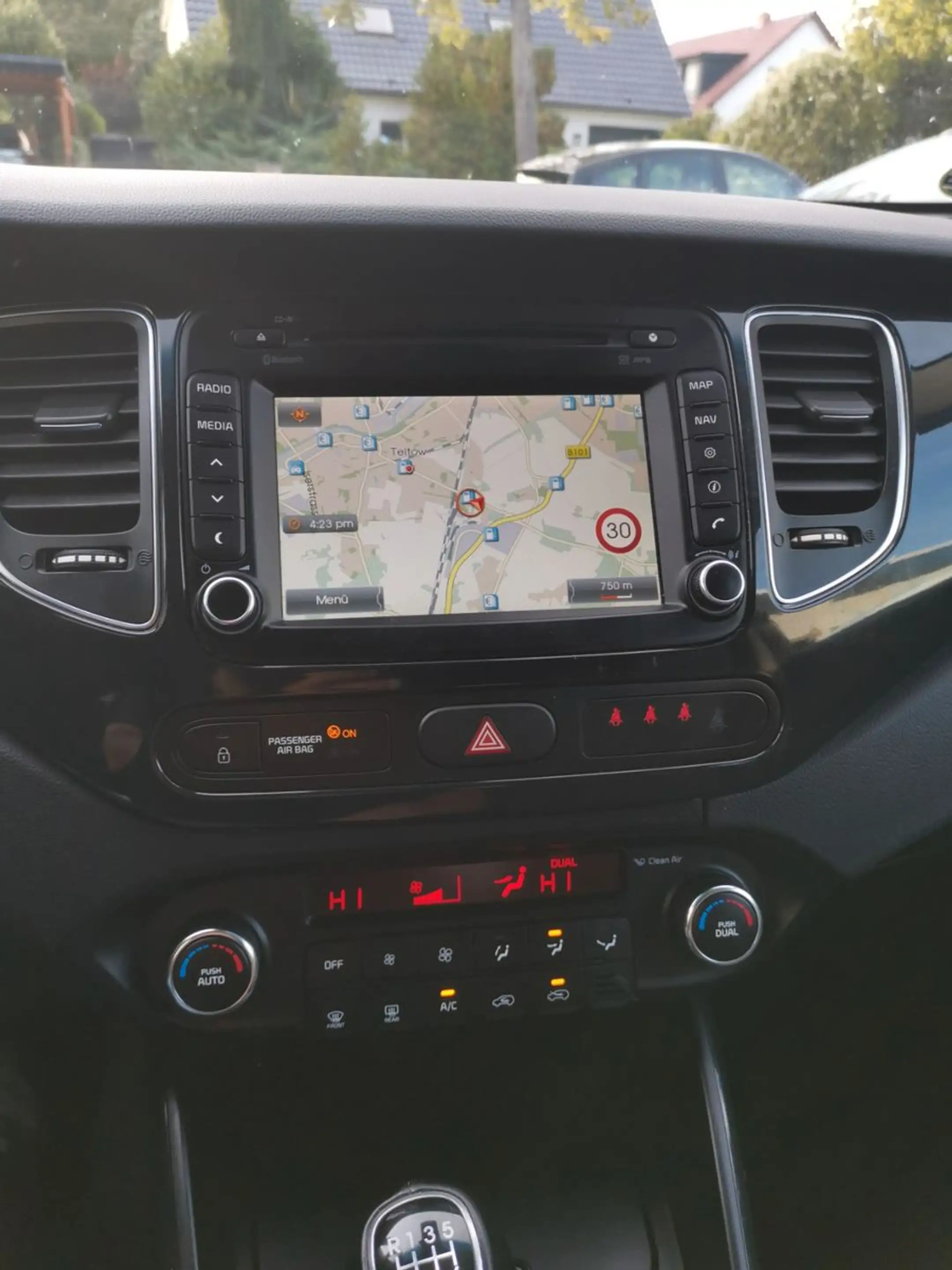 Kia Carens Spirit 1.7 CRDI Kamera TÜV 1.Hand — photo 12