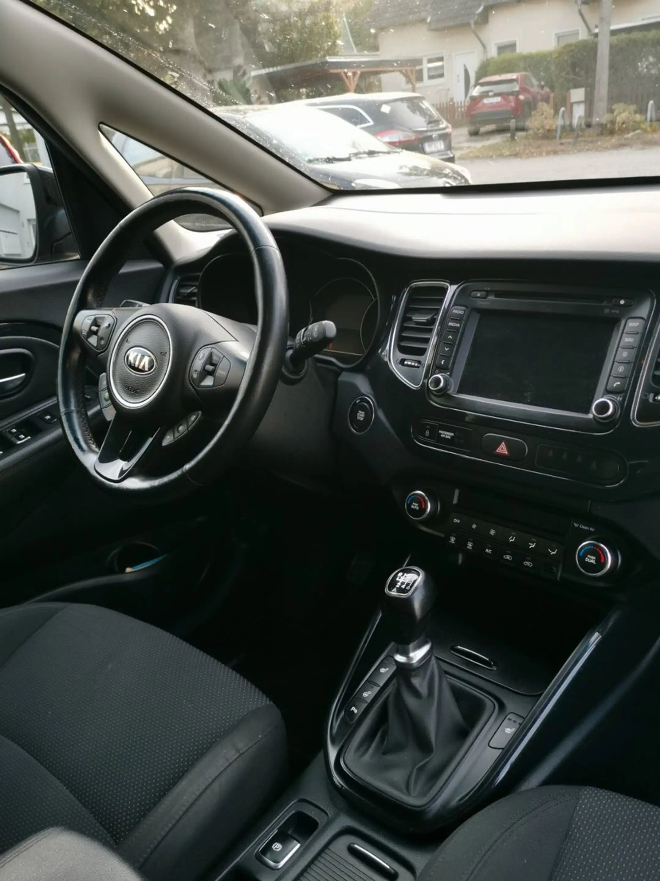 Kia Carens Spirit 1.7 CRDI Kamera TÜV 1.Hand — photo 9