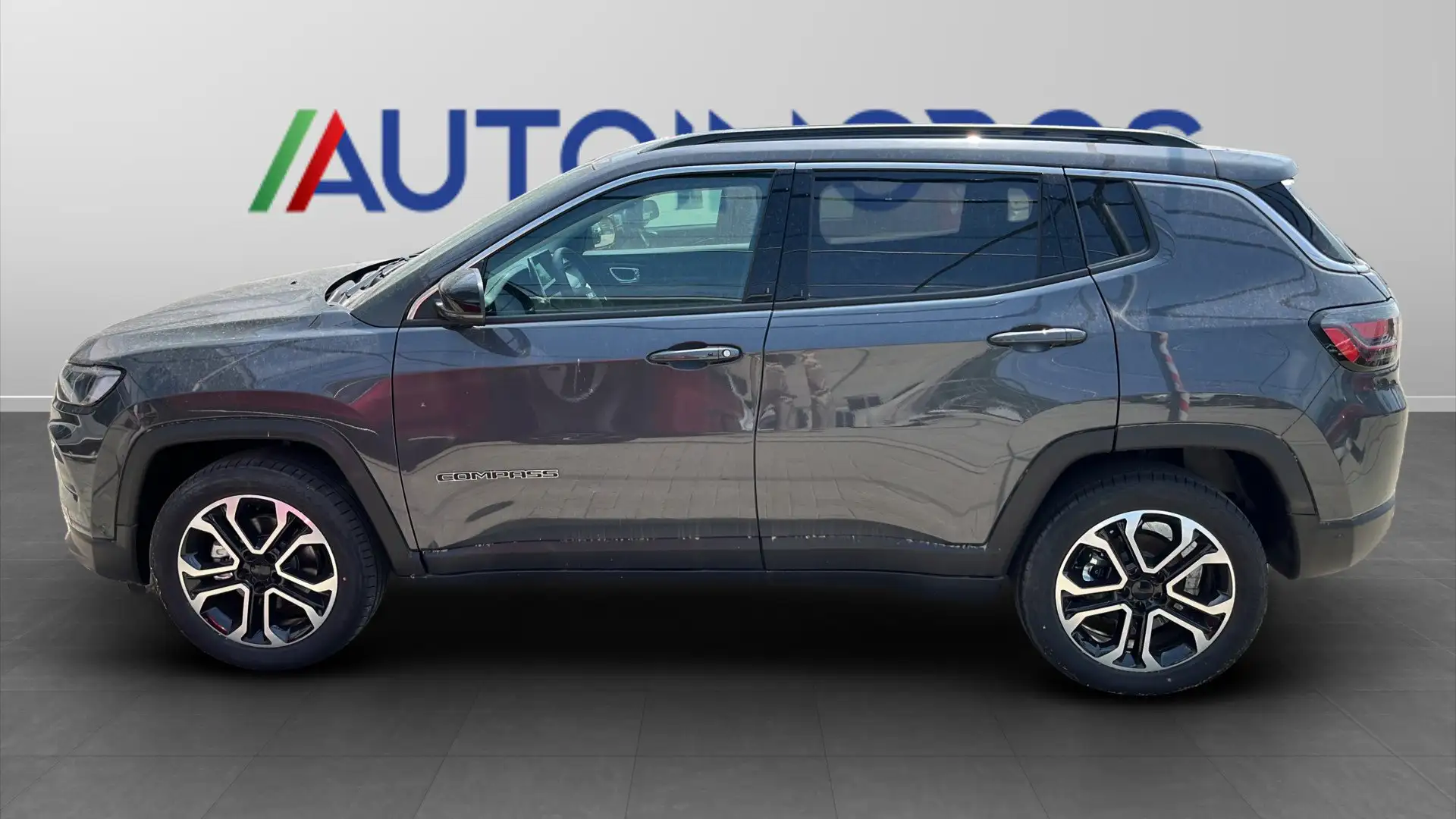 Jeep Compass 1.3 Turbo T4 PHEV Limited Grau - 2