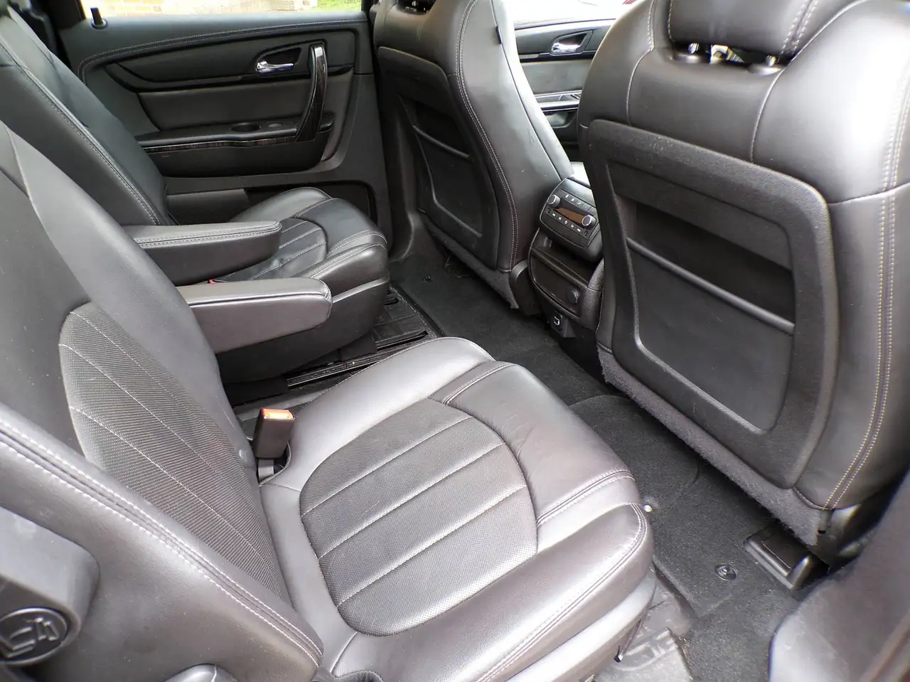 GMC Acadia снимка GMC Acadia