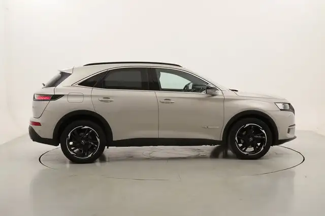 DS Automobiles DS 7 Crossback view 6