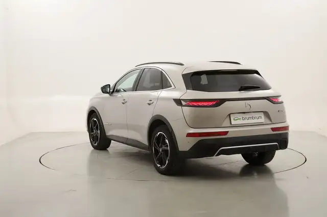 DS Automobiles DS 7 Crossback view 3