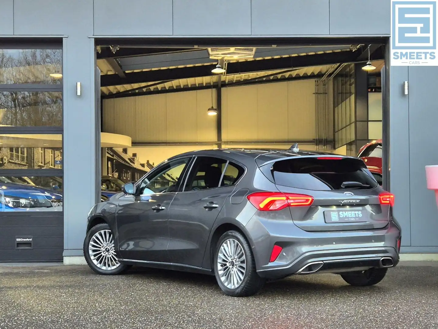 Ford Focus 1.5 EcoBoost Vignale 150PK |Leer|HUD|Navi||Climate Grijs - 2
