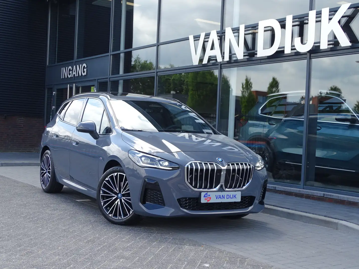 BMW 225 225e xDrive Active Tour. M Sport. Pano.Dak Head-Up Gris - 1