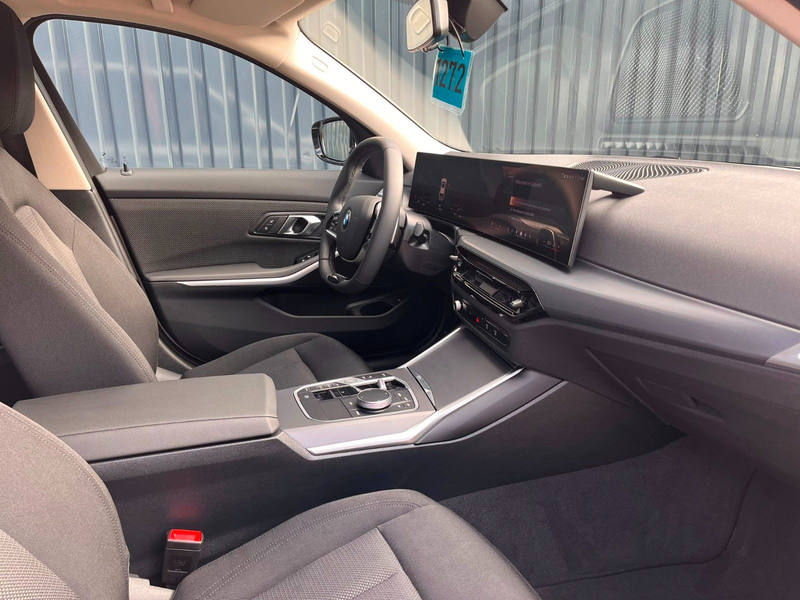 BMW 318 i Aut. Touring Facelift /LED/Sitzheiz/Kamera — photo 11