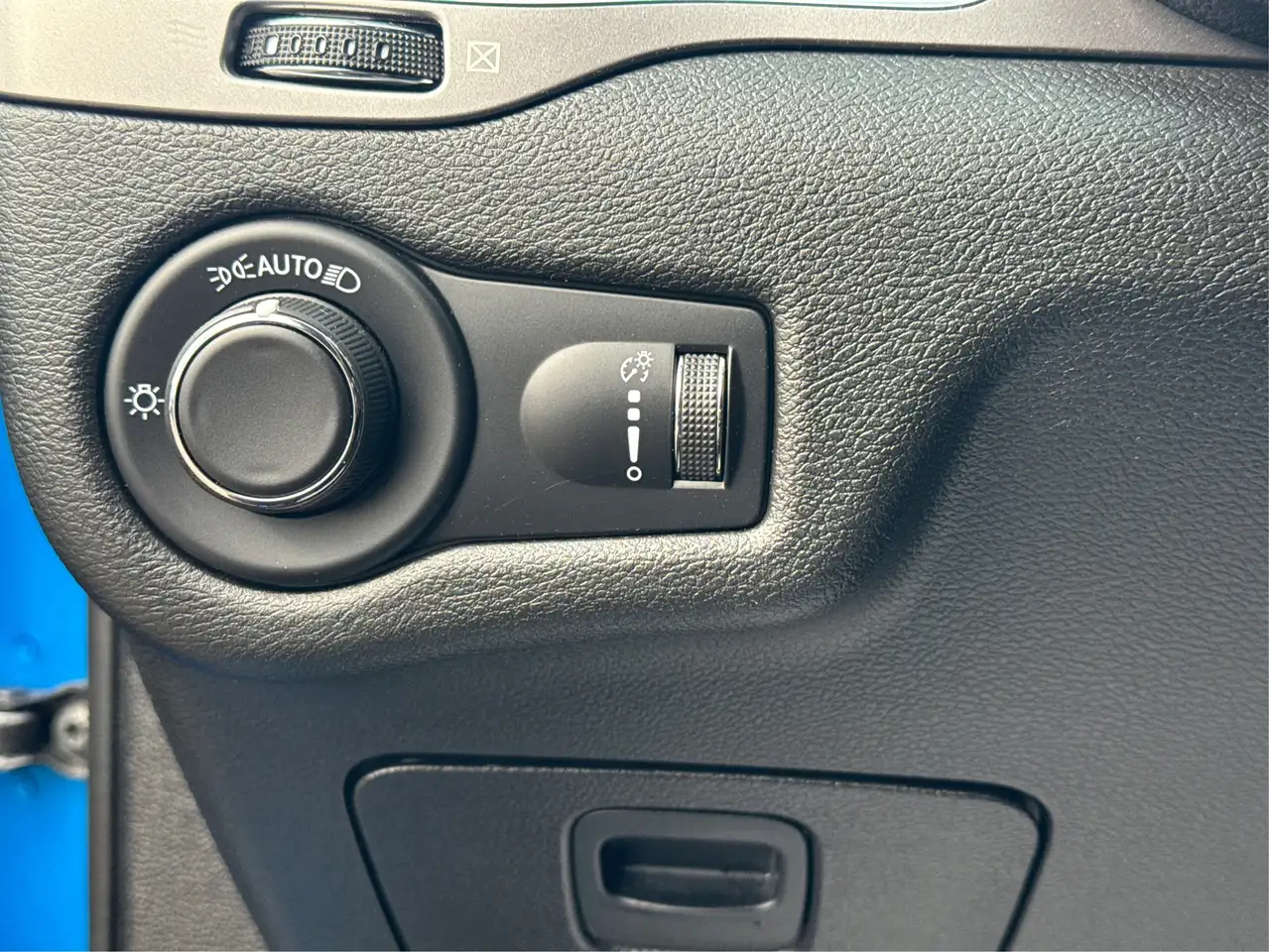 Jeep Cherokee снимка Jeep Cherokee