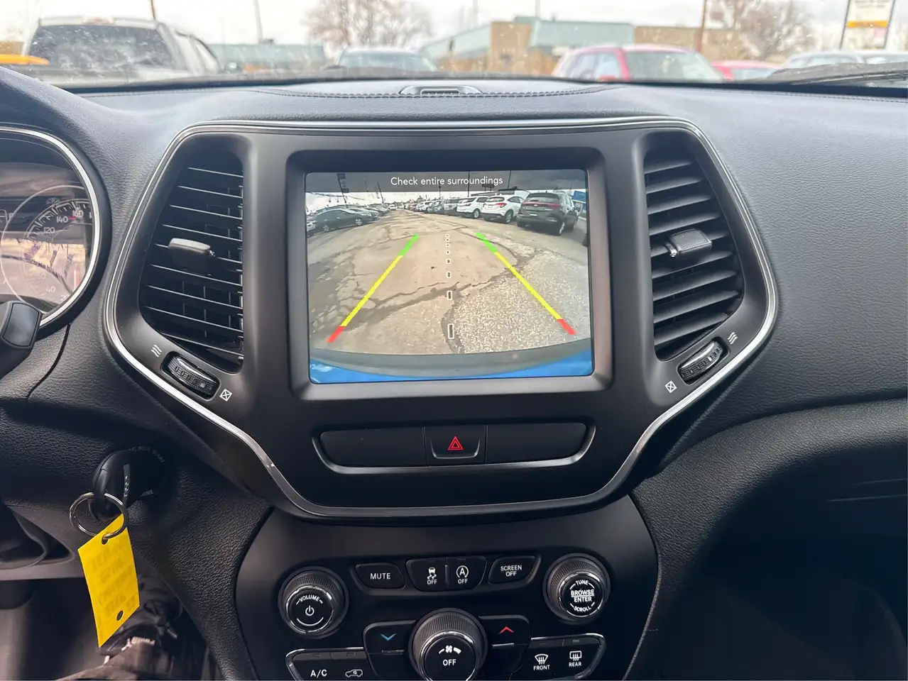 Jeep Cherokee снимка Jeep Cherokee