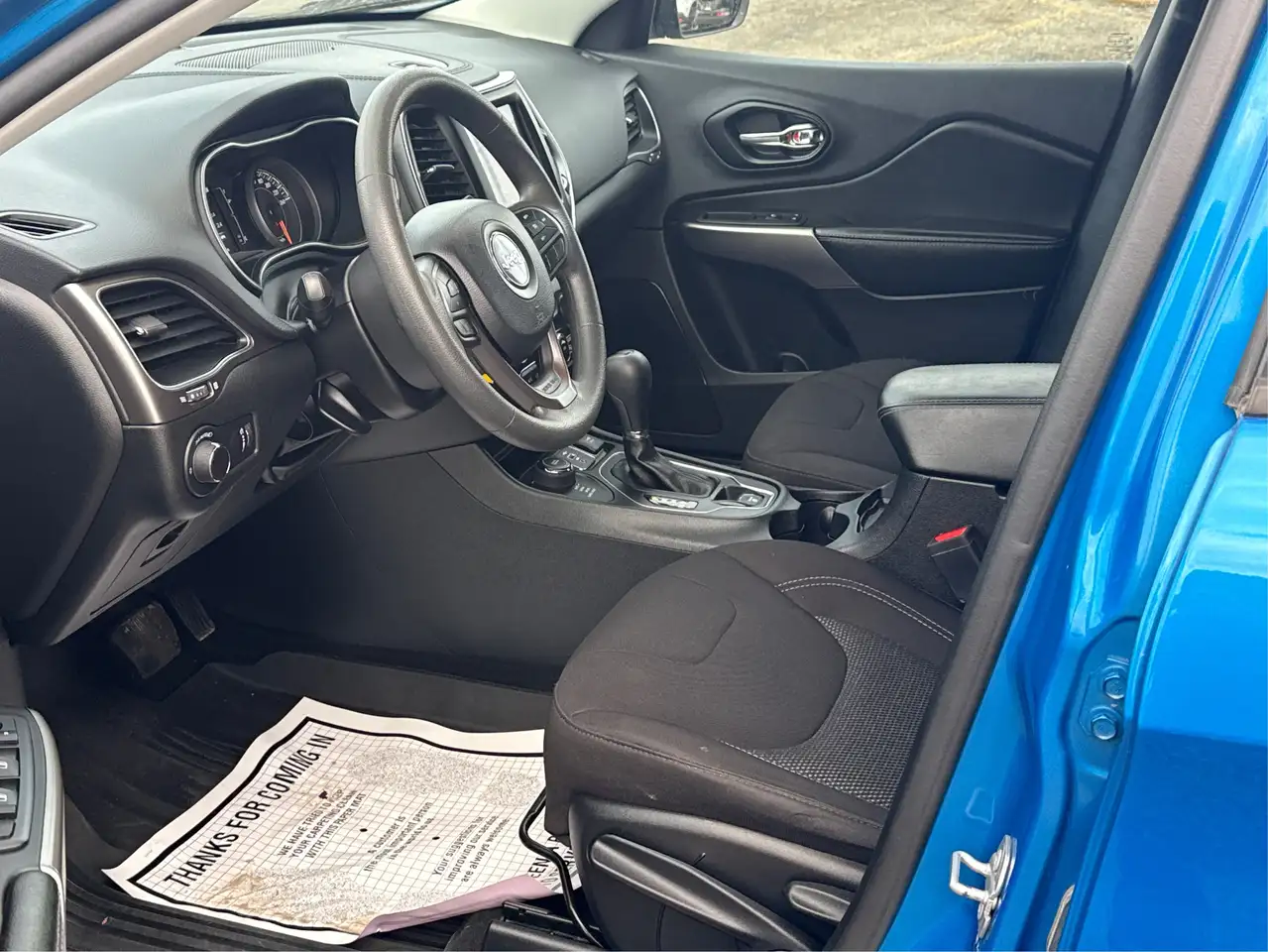 Jeep Cherokee снимка Jeep Cherokee