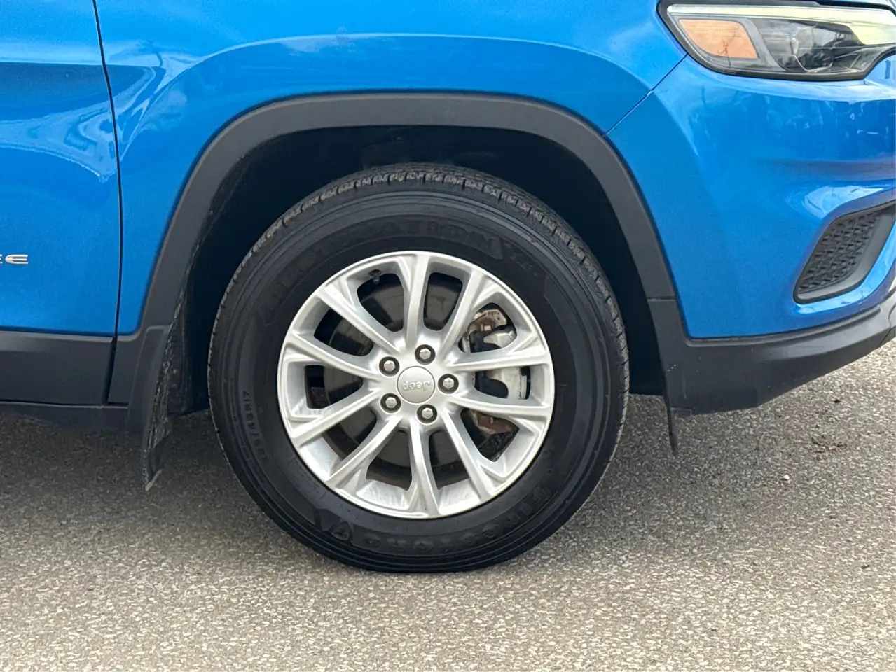 Jeep Cherokee снимка Jeep Cherokee