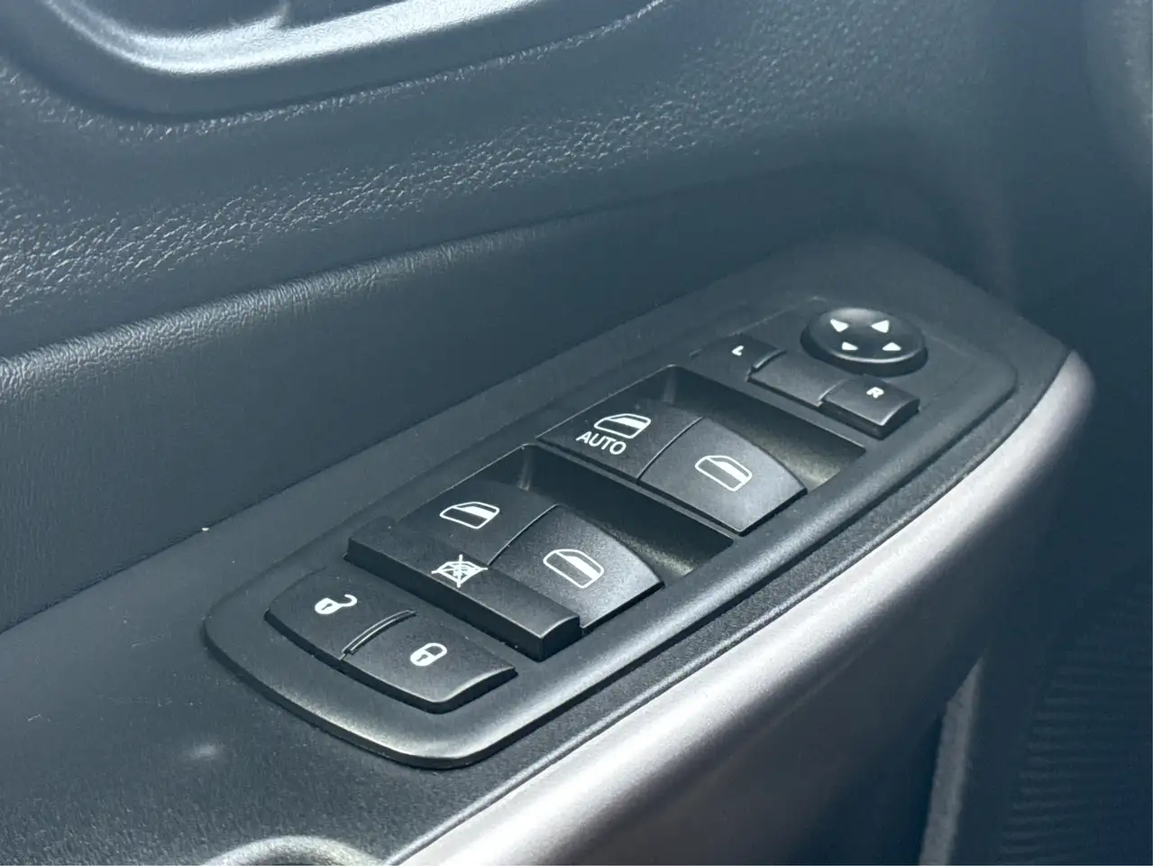 Jeep Cherokee снимка Jeep Cherokee