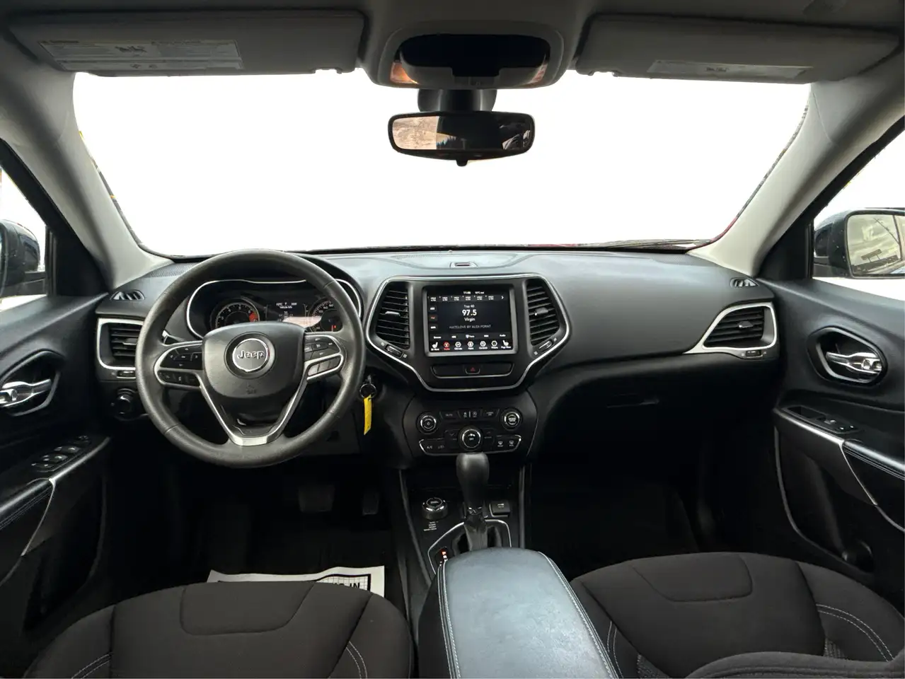 Jeep Cherokee снимка Jeep Cherokee