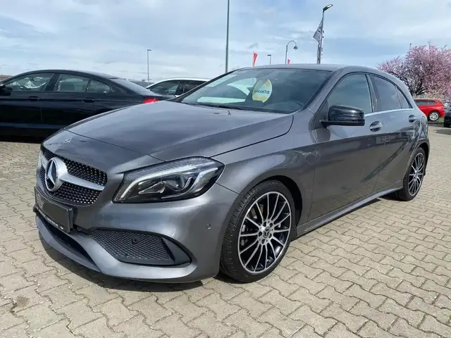 Mercedes-Benz A 180 A 180 7G DCT Peak Edition