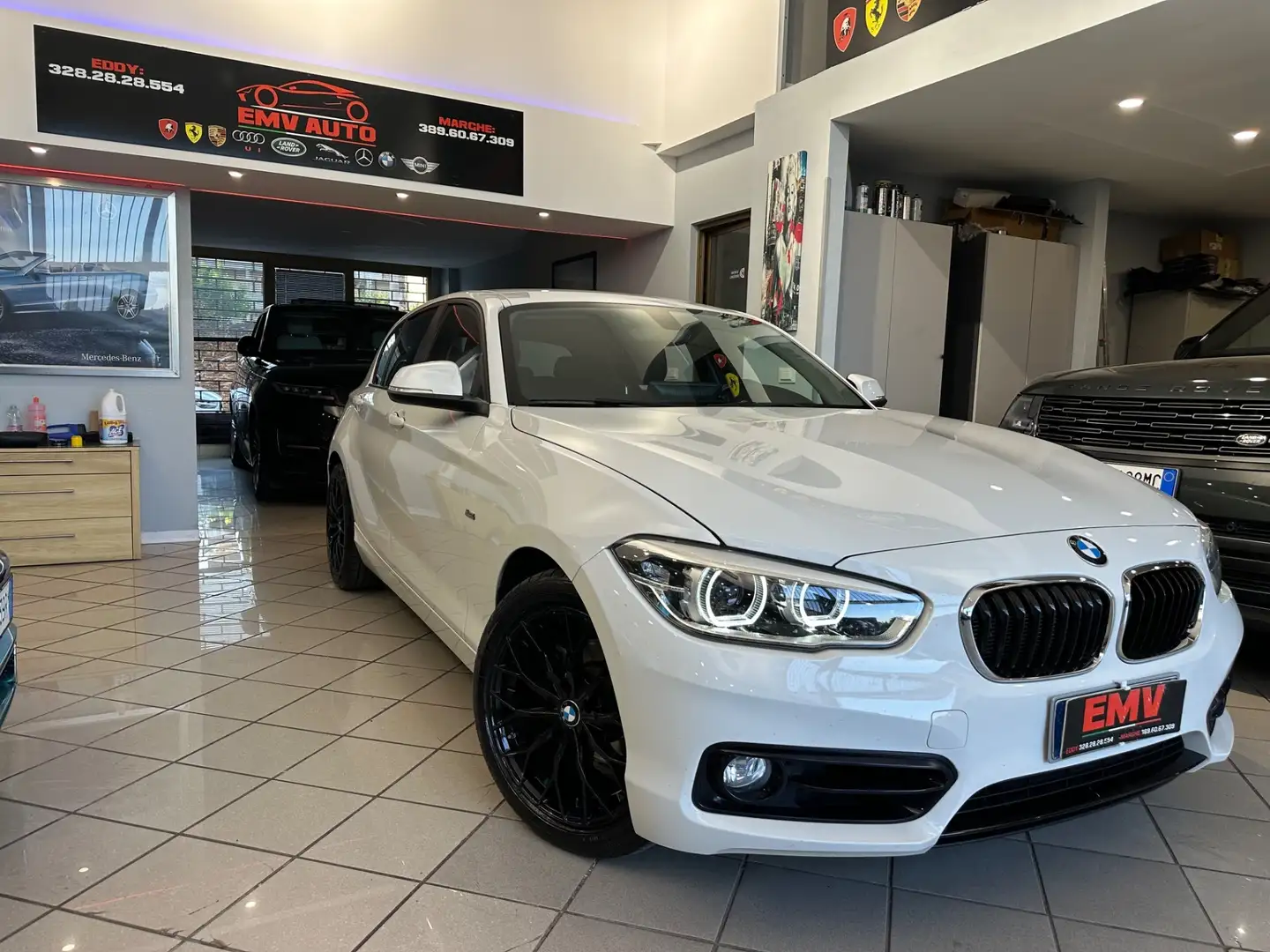 BMW 118 118d 5p. Urban Black - 1
