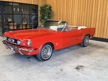 Convertible 289 V8 Automaat. Stuur en rem bekracht