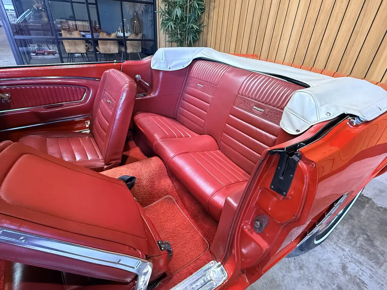 Ford Mustang Convertible 289 V8 Automaat. Stuur en rem bekracht, foto 10