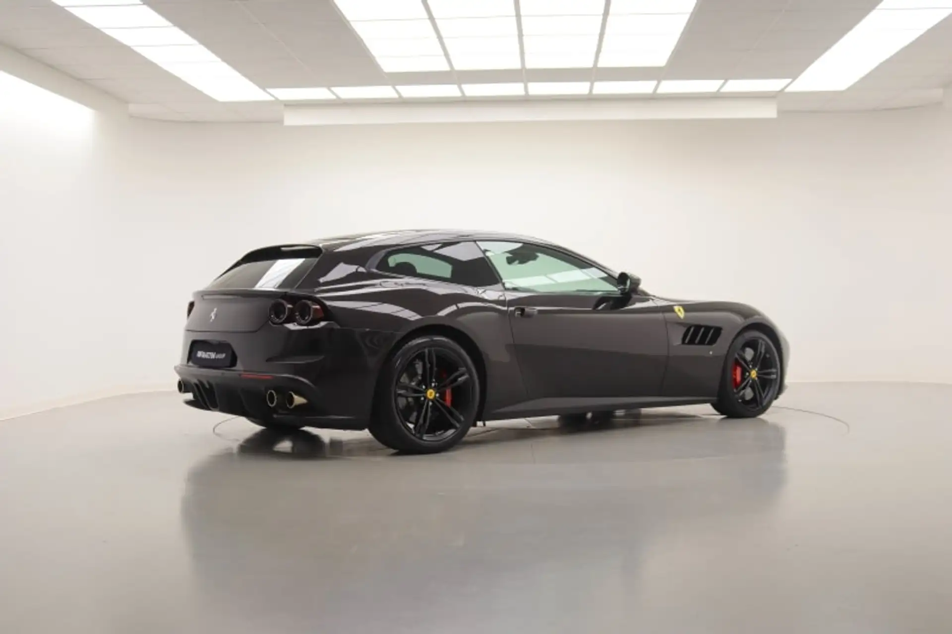 페라리 GTC4 루쏘 2020 검정 사진 3