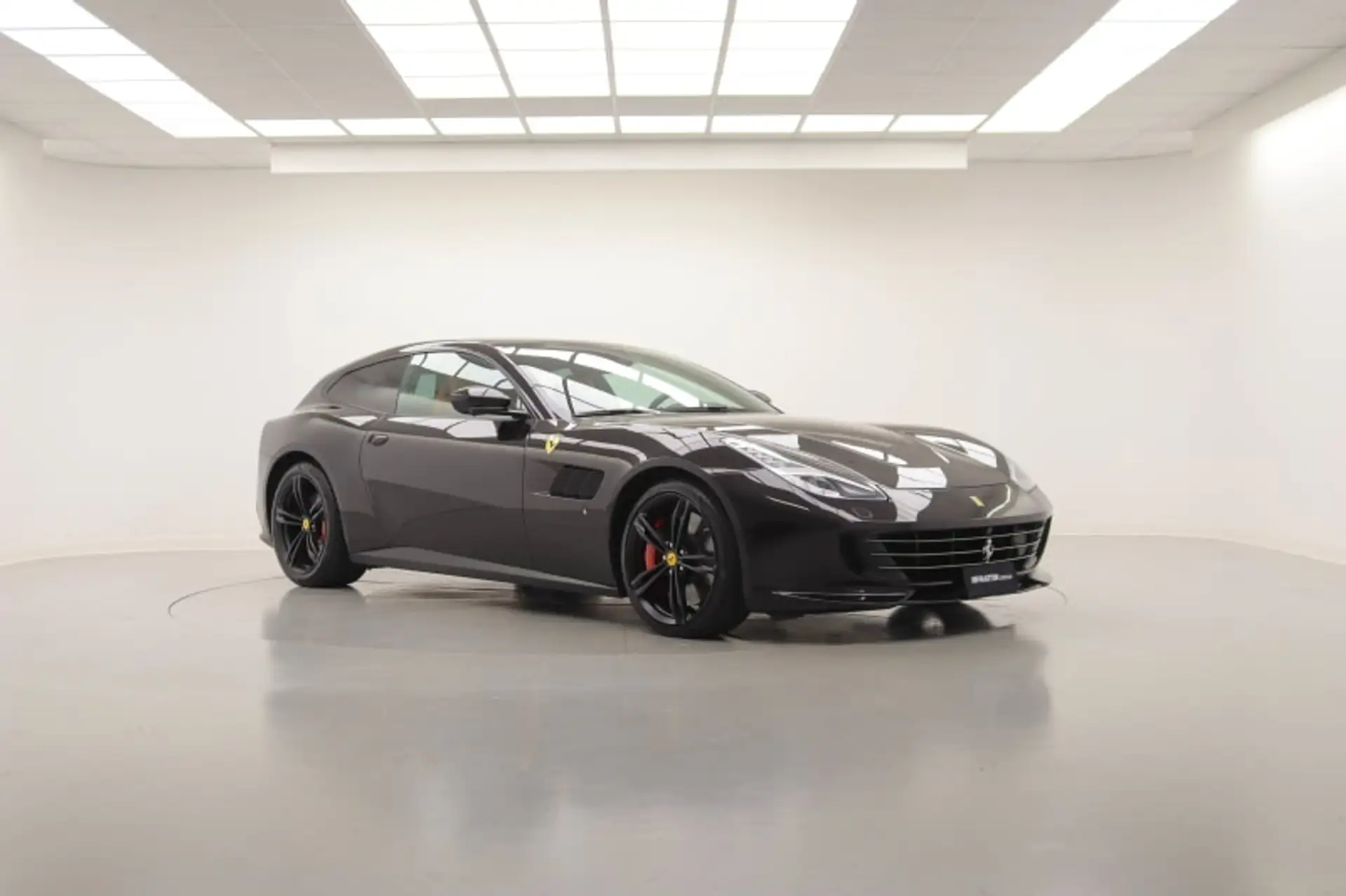 페라리 GTC4 루쏘 2020 검정 사진 4