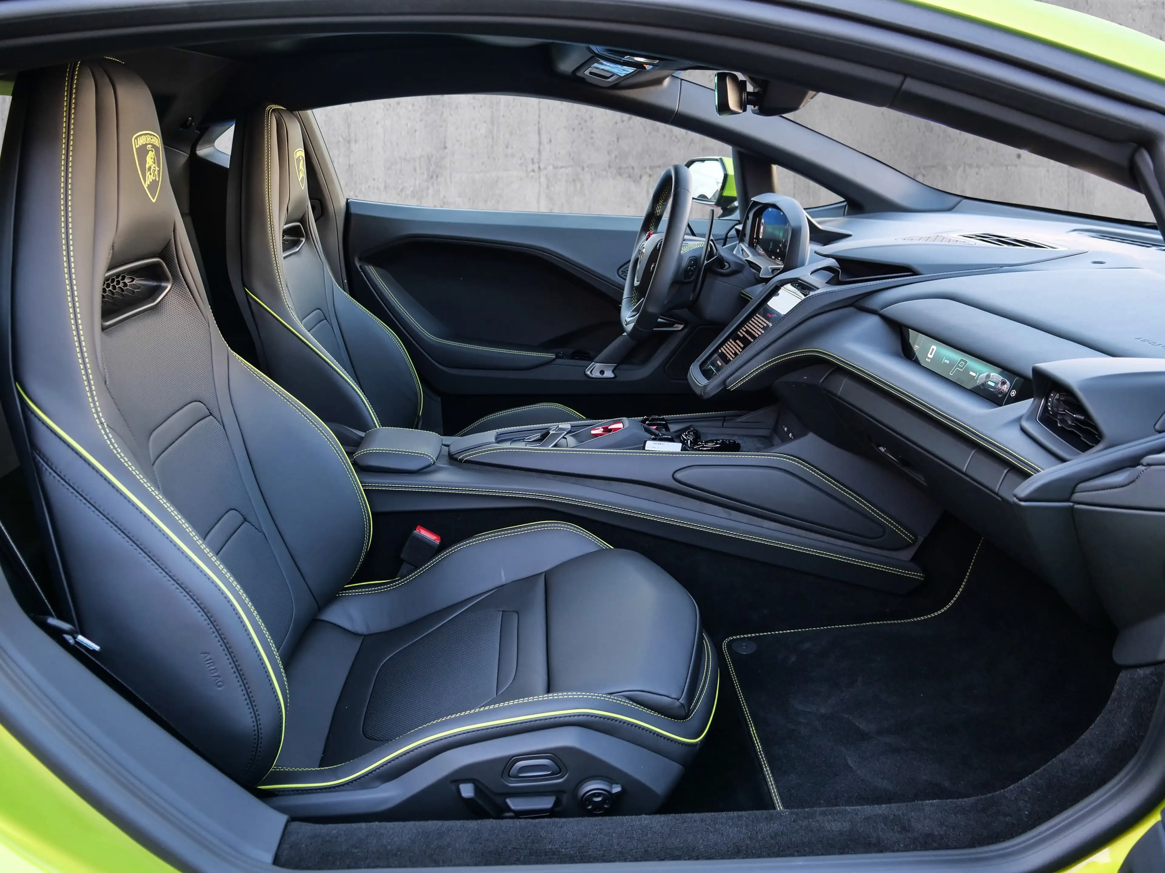 Lamborghini Temerario Verde Citrea, Full High Assistant Pack — photo 6
