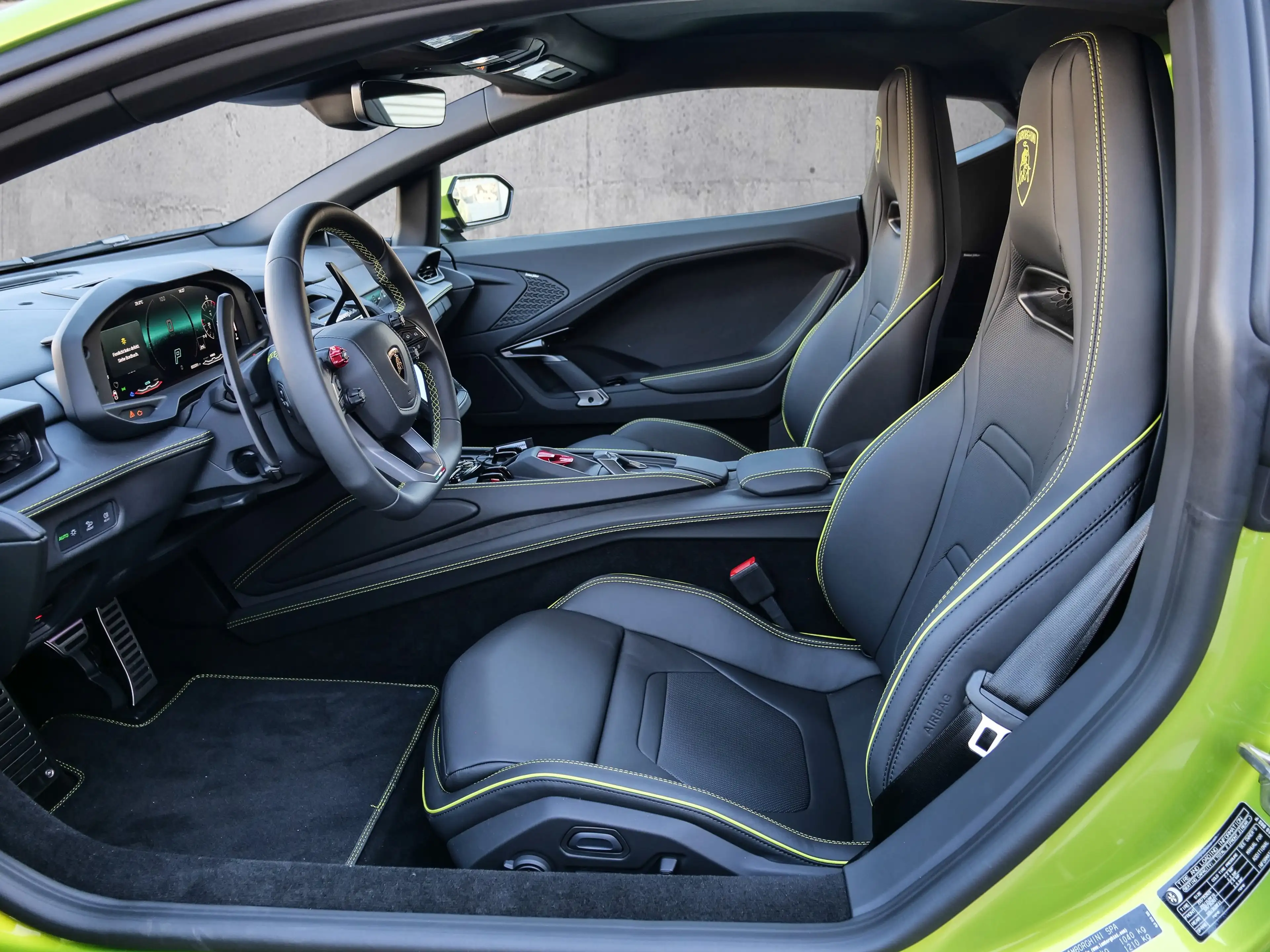 Lamborghini Temerario Verde Citrea, Full High Assistant Pack — photo 8