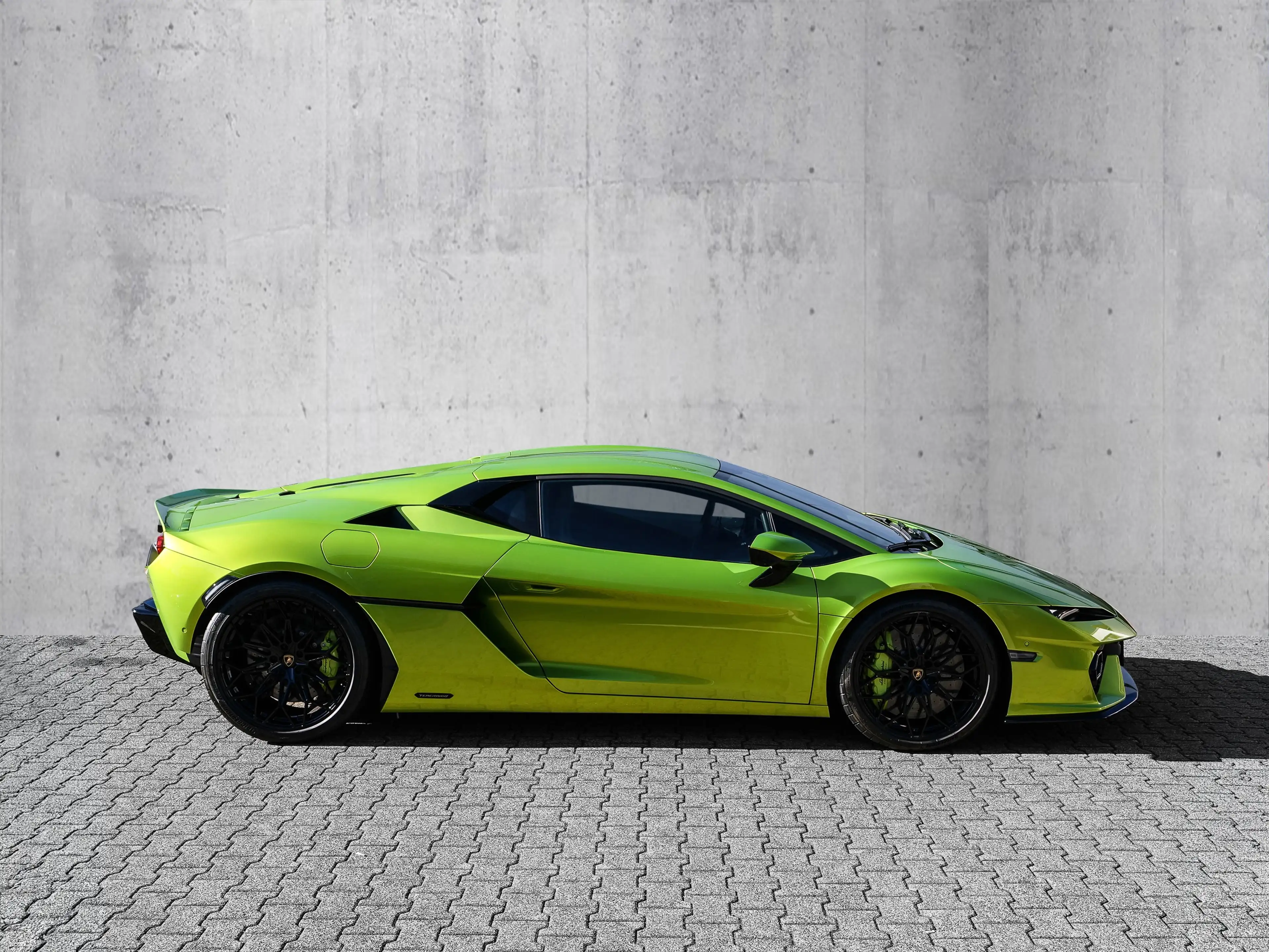 Lamborghini Temerario Verde Citrea, Full High Assistant Pack — photo 2