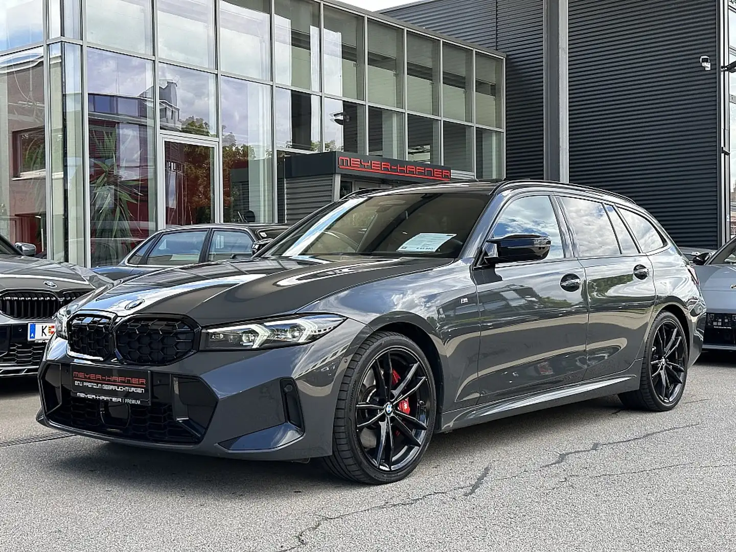 BMW 340 d M xDrive Touring Aut. / AHK / PANO / Harman K... Grau - 2