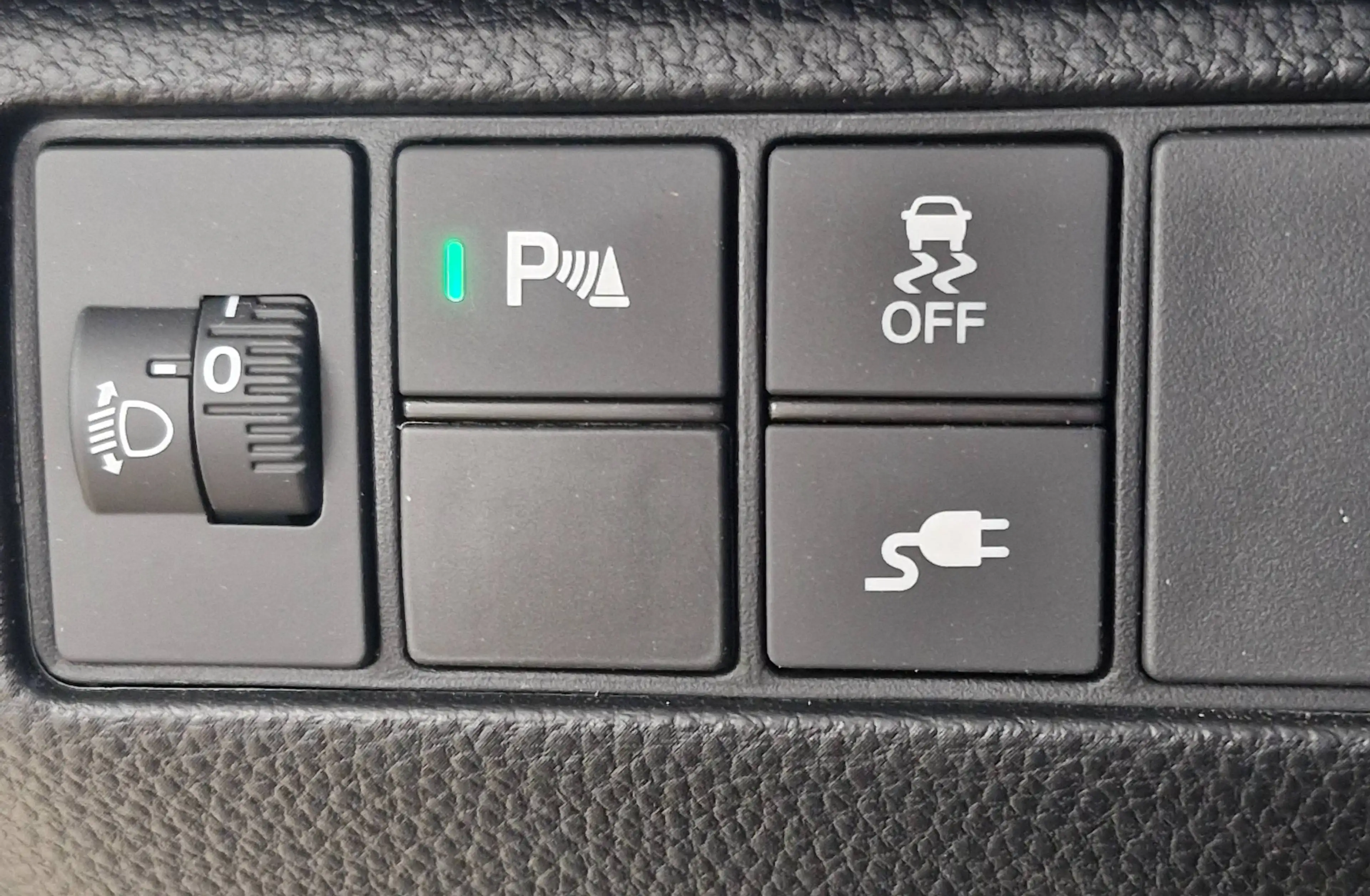 Honda e:Ny1 Basis — photo 13