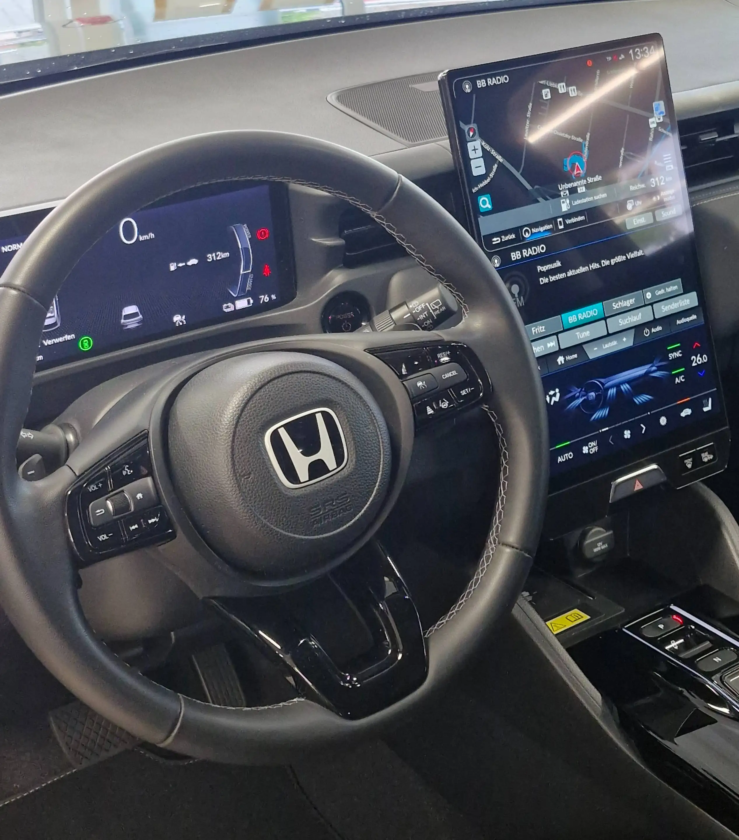Honda e:Ny1 Basis — photo 6