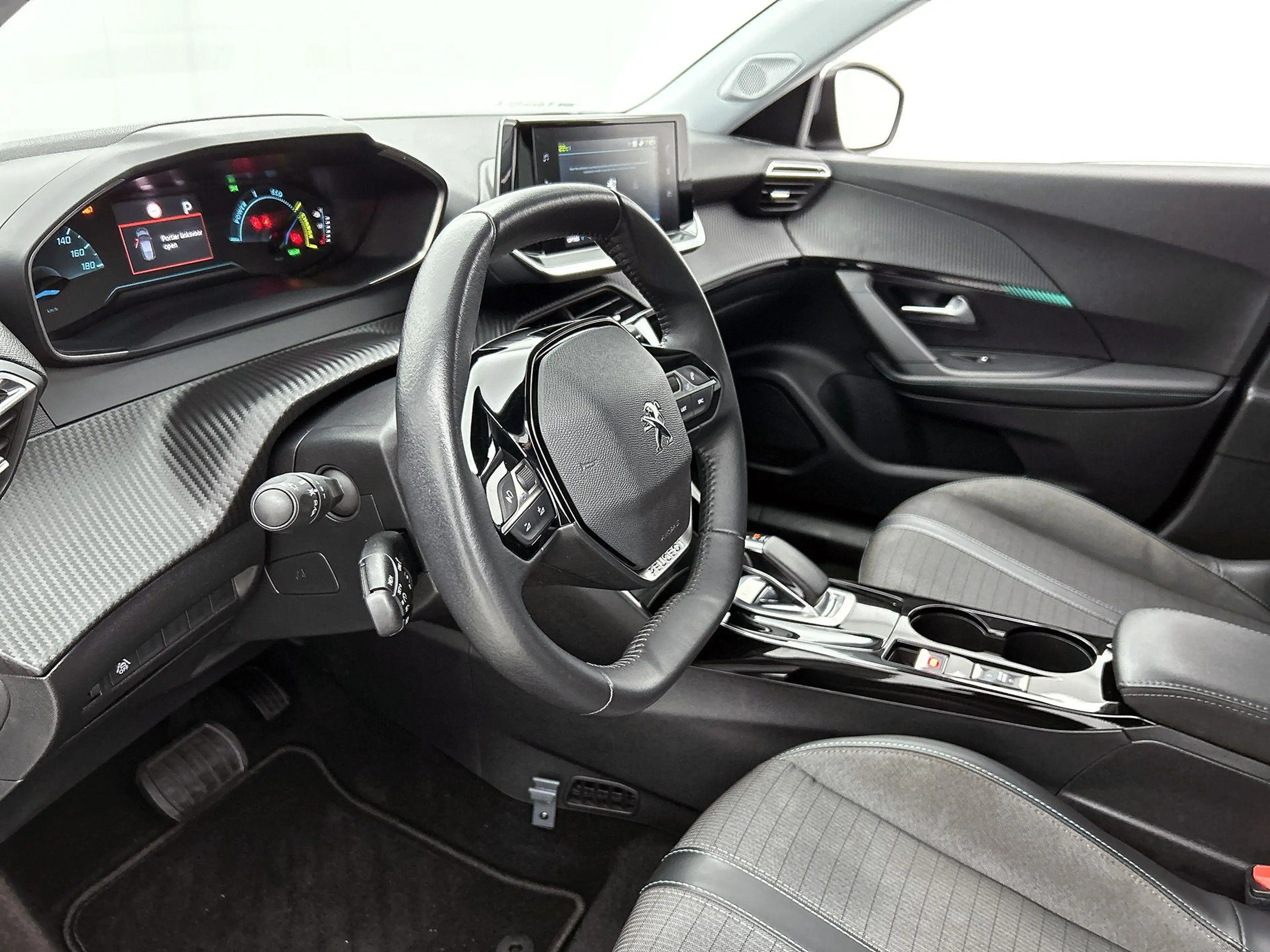Peugeot e-2008 EV 136pk Allure 50 kWh Automaat | Navigatie | Acht — photo 10