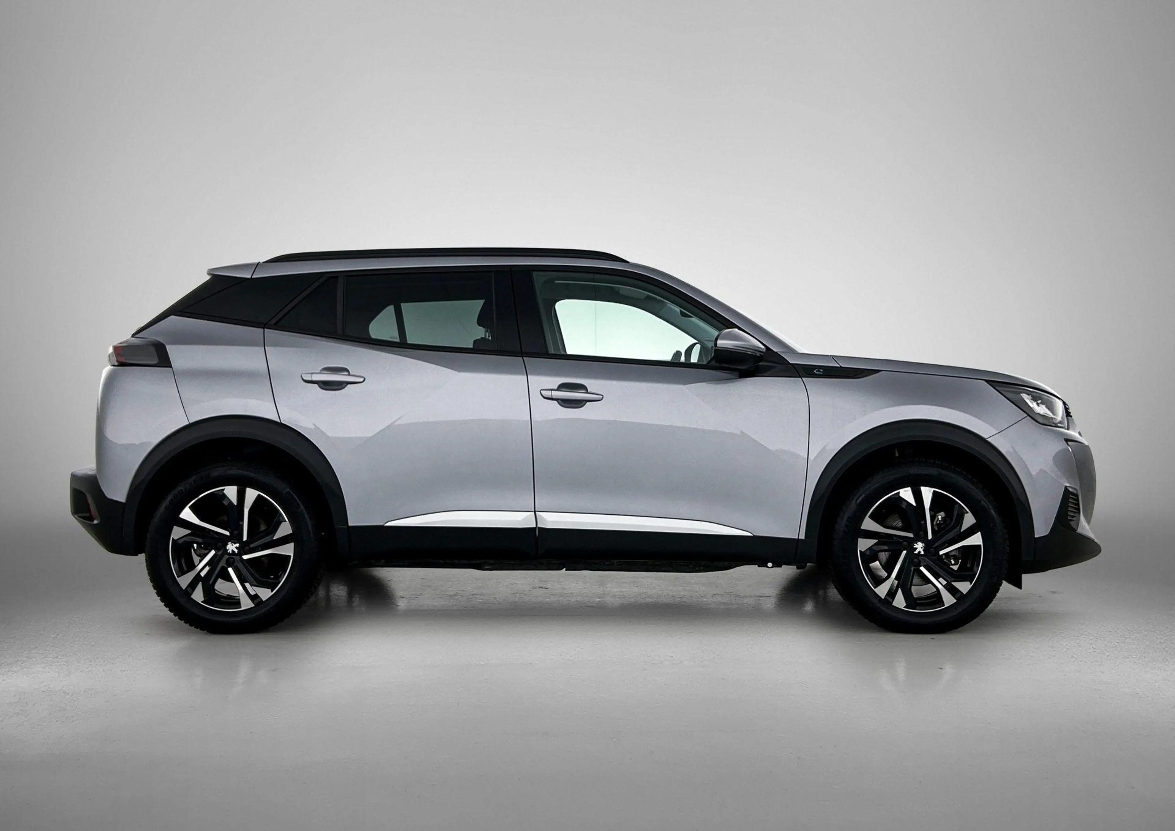 Peugeot e-2008 EV 136pk Allure 50 kWh Automaat | Navigatie | Acht — photo 9