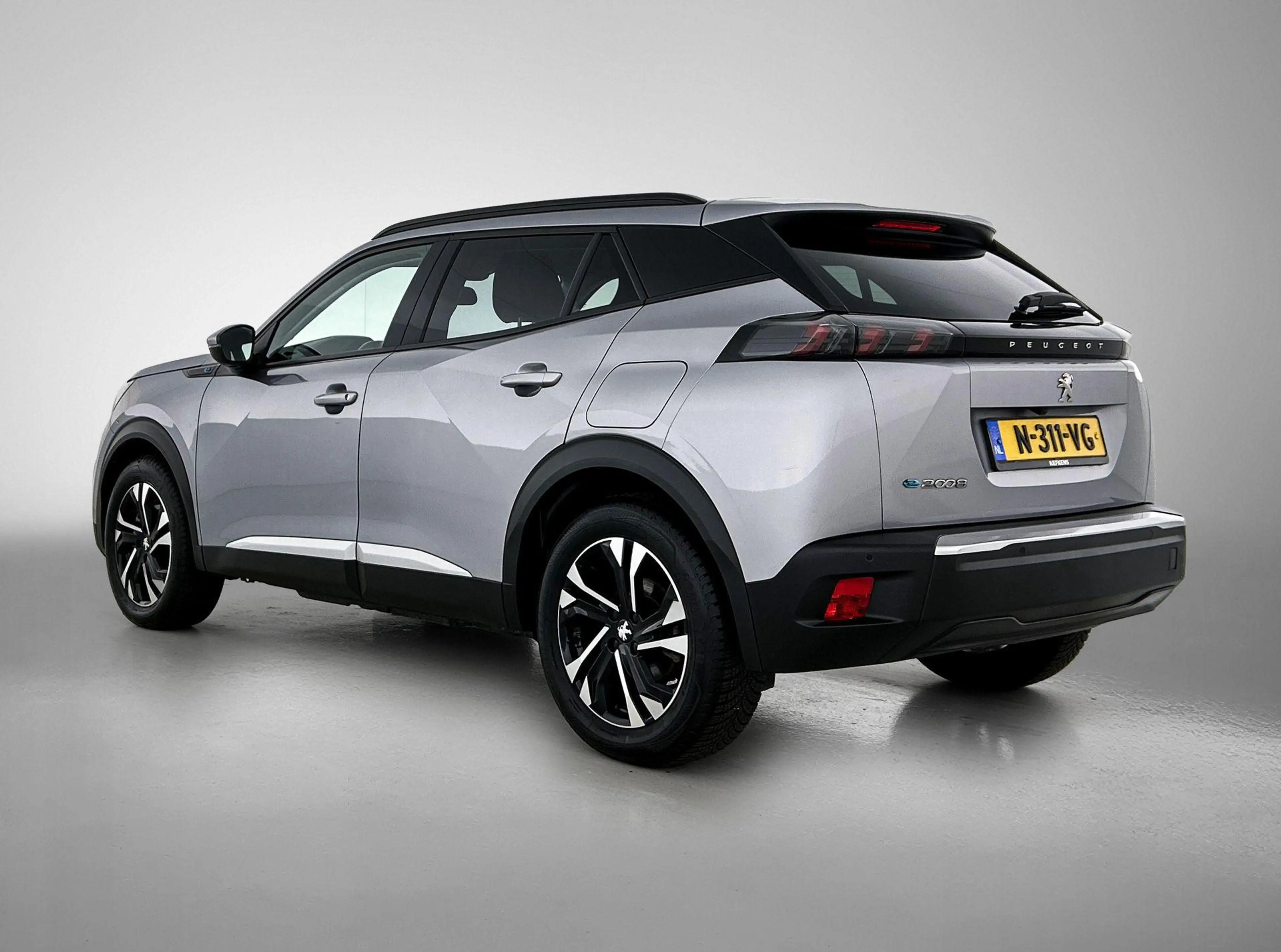 Peugeot e-2008 EV 136pk Allure 50 kWh Automaat | Navigatie | Acht — photo 6