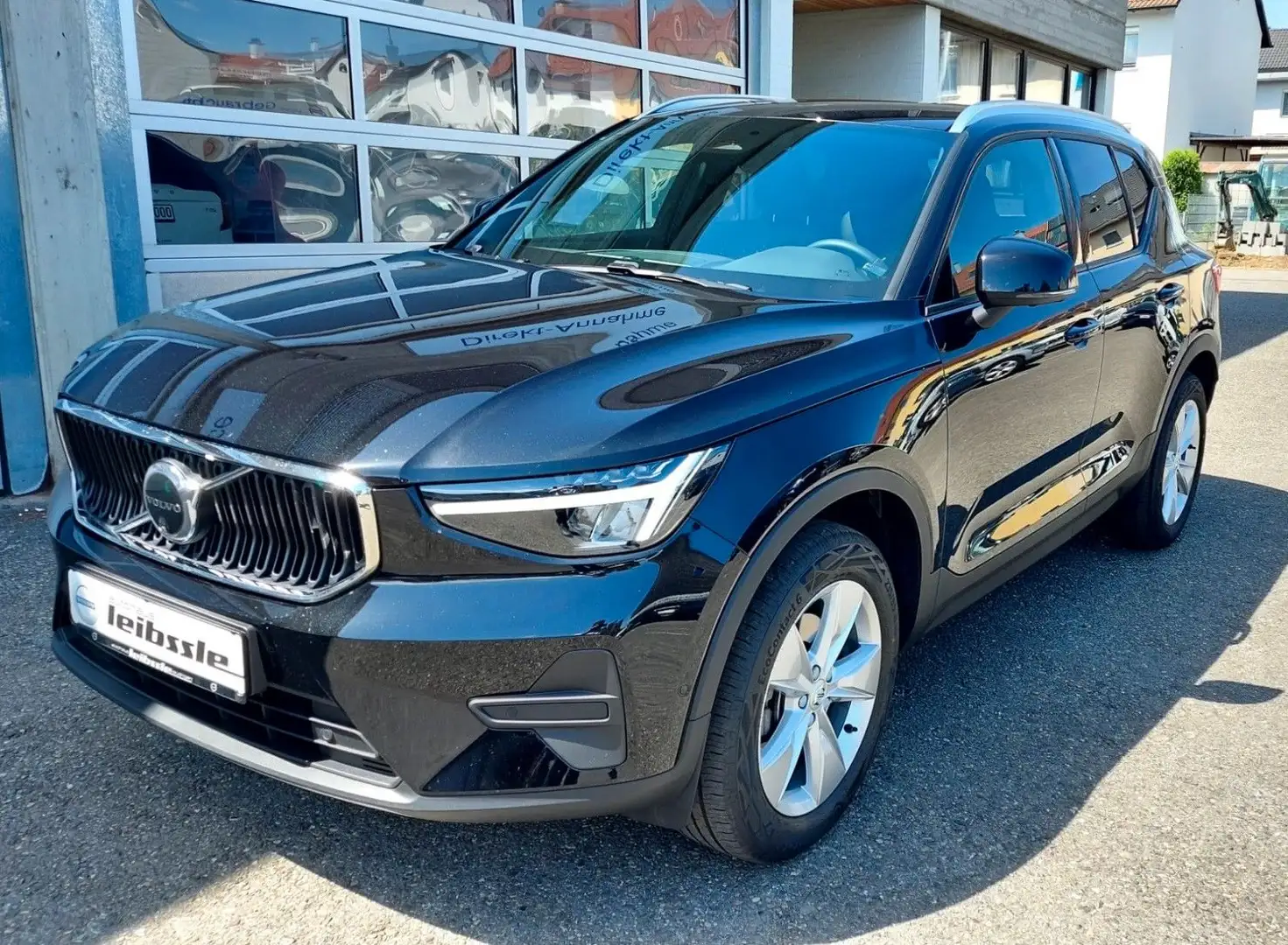 Volvo XC40 B3 Core 2WD Schwarz - 1