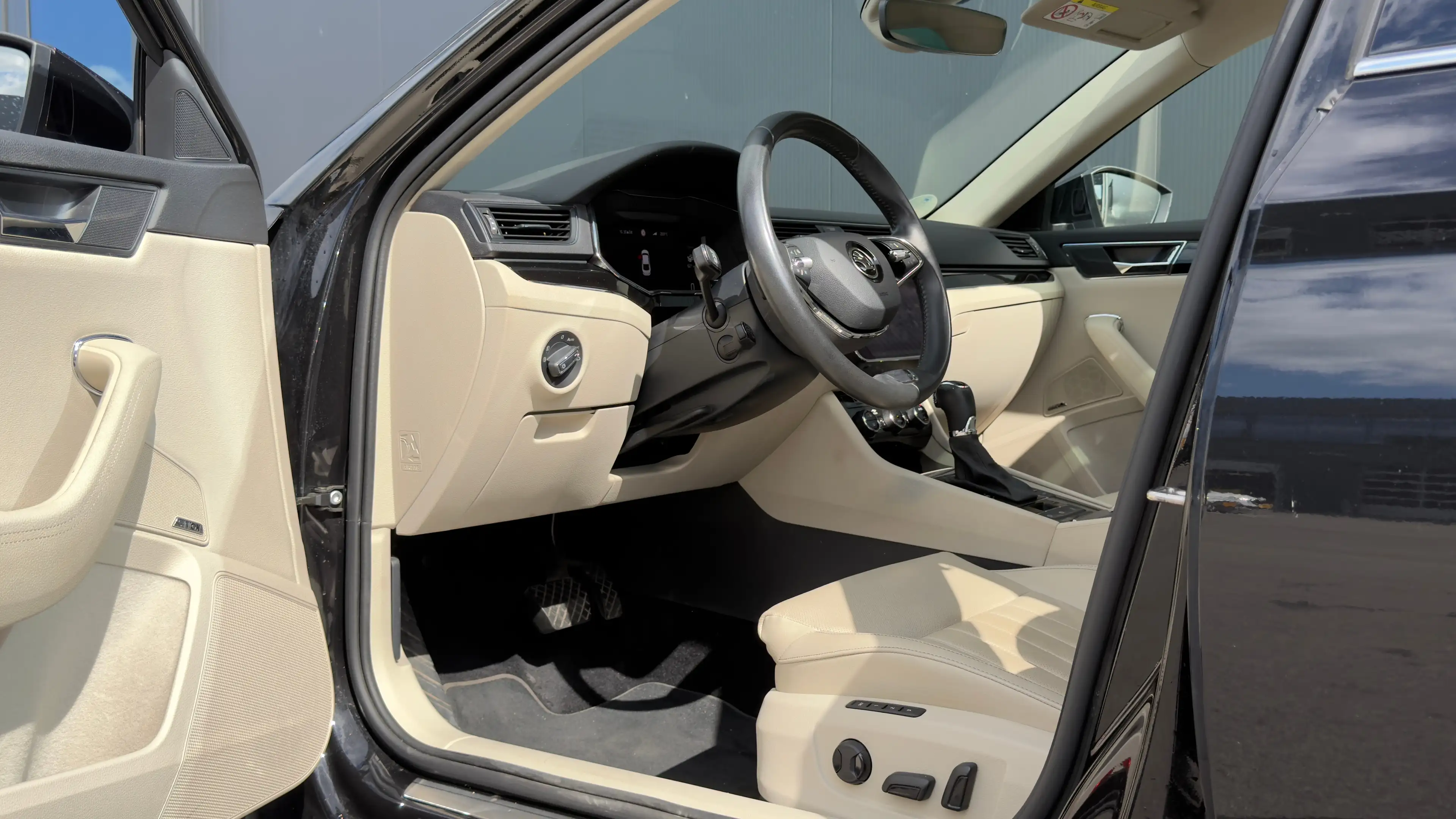 Skoda Superb 1.4 TSI 218pk iV Sportline Business | Laurin & Kle — photo 12