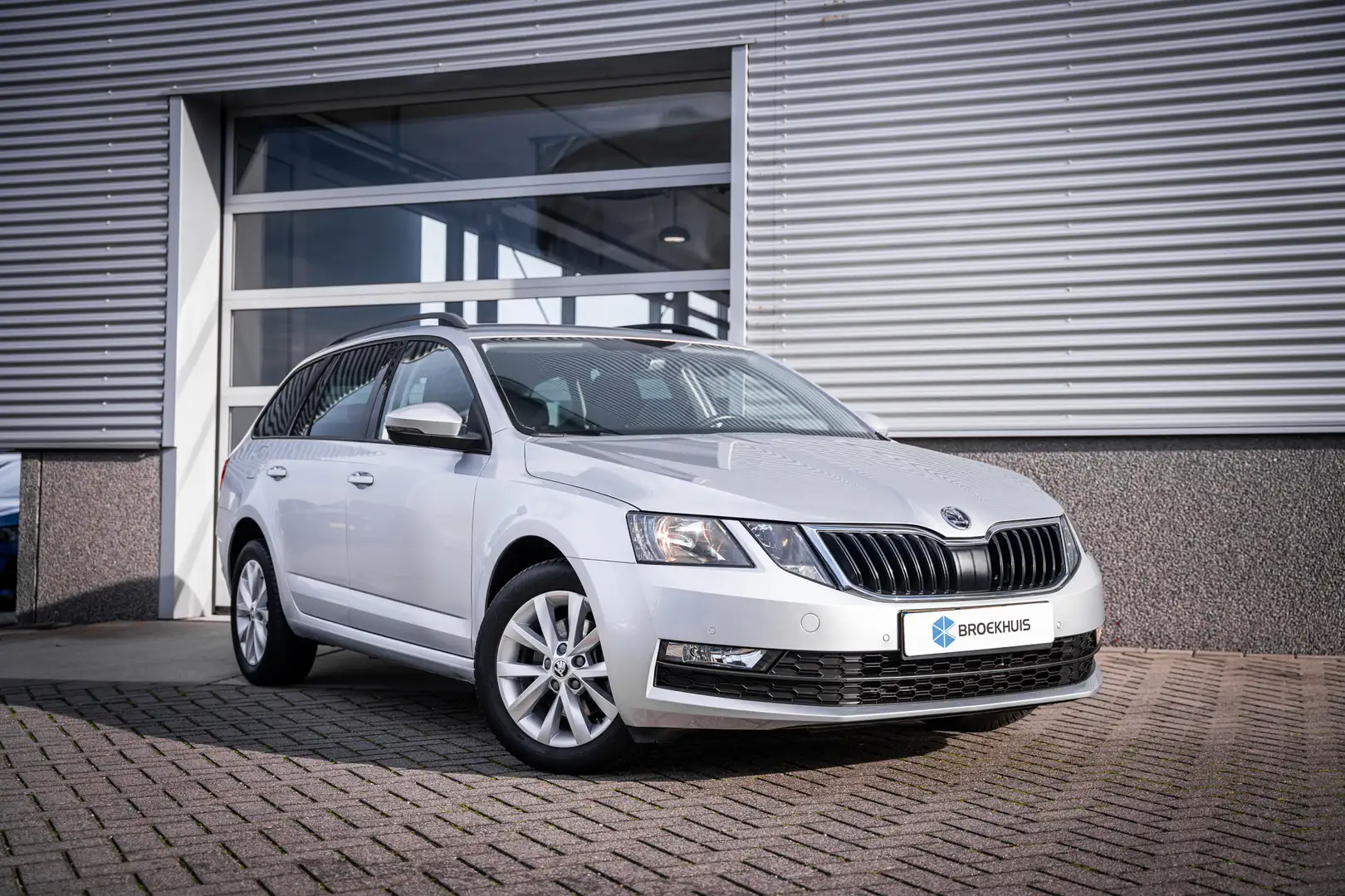 Skoda Octavia Combi 1.5 TSI 150pK DSG Greentech Ambition | Airco Grijs - 2