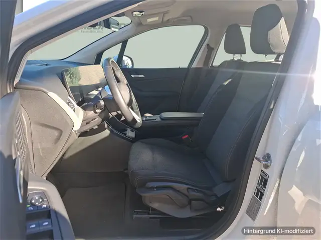 BMW 2 Series view 10
