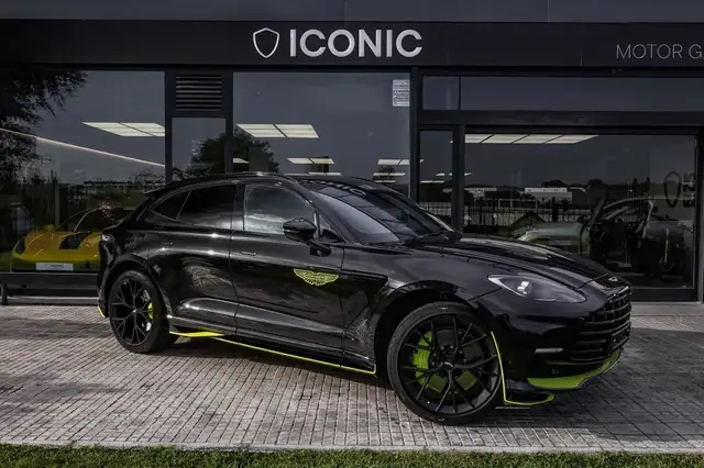 Aston Martin DBX 707