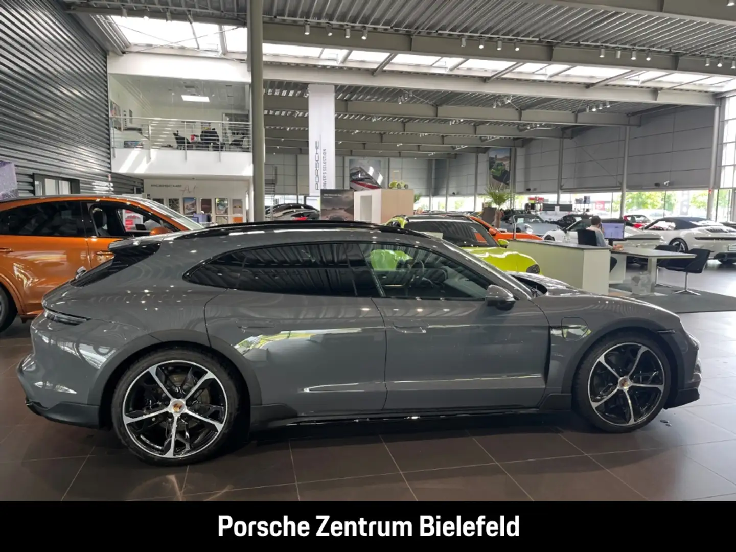 Porsche Taycan 4S Cross Turismo HA-Lenkung Soft-Close Grau - 2