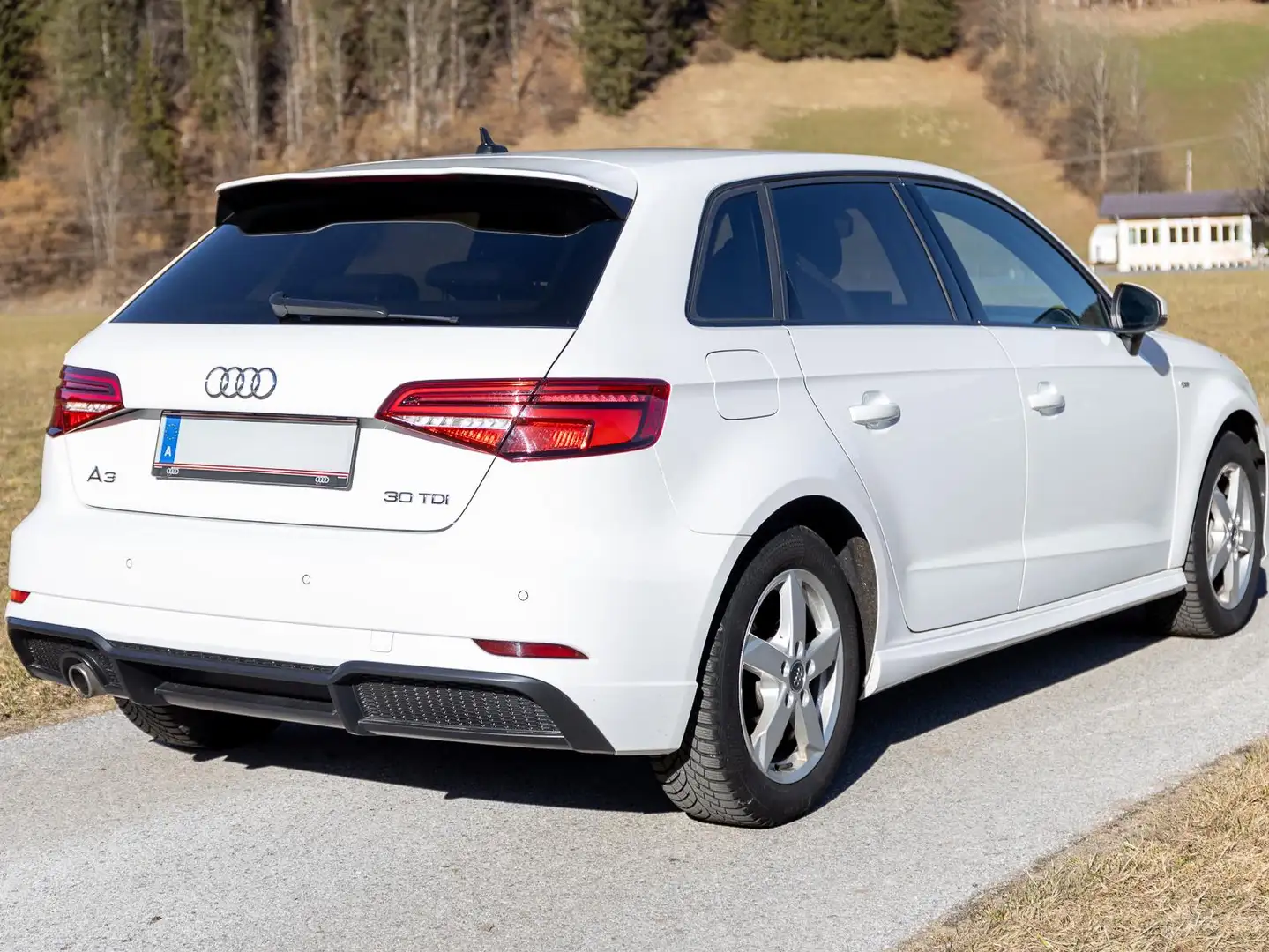 Audi A3 Audi A3 Sportback 30 TDI – Zahnriemen neu – Pickerl neu – Top Zustand Weiß - 2