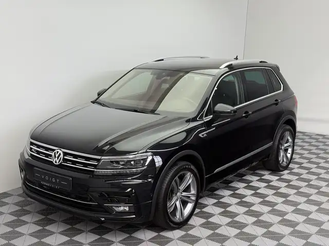 Volkswagen Tiguan view 2