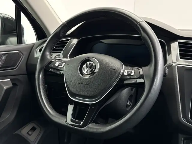 Volkswagen Tiguan view 12