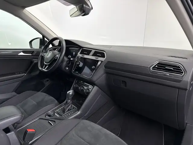Volkswagen Tiguan view 13