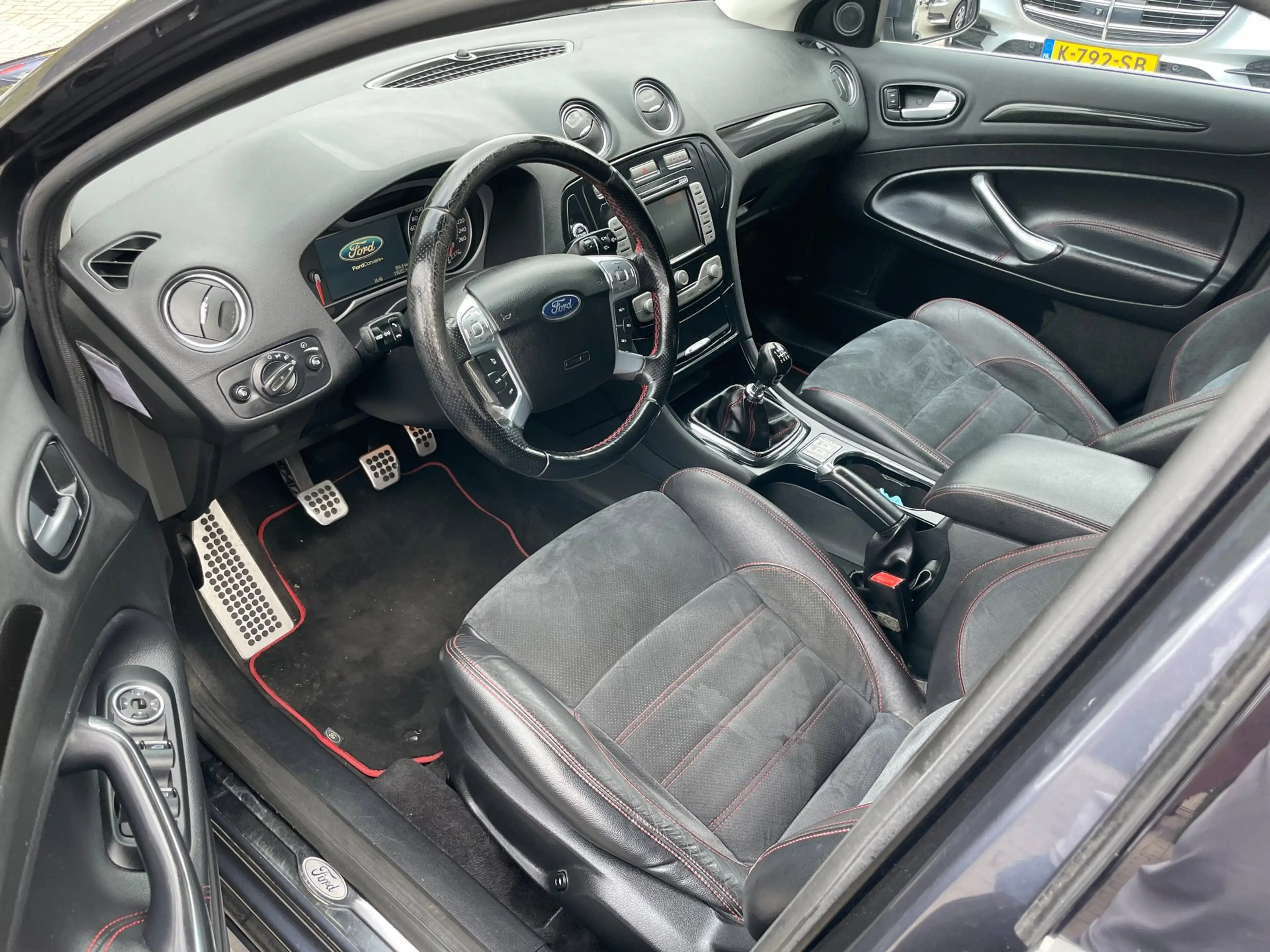 Ford Mondeo Wagon 2.5-20V Titanium Trekhaak Airco PDC NAP APK — photo 7