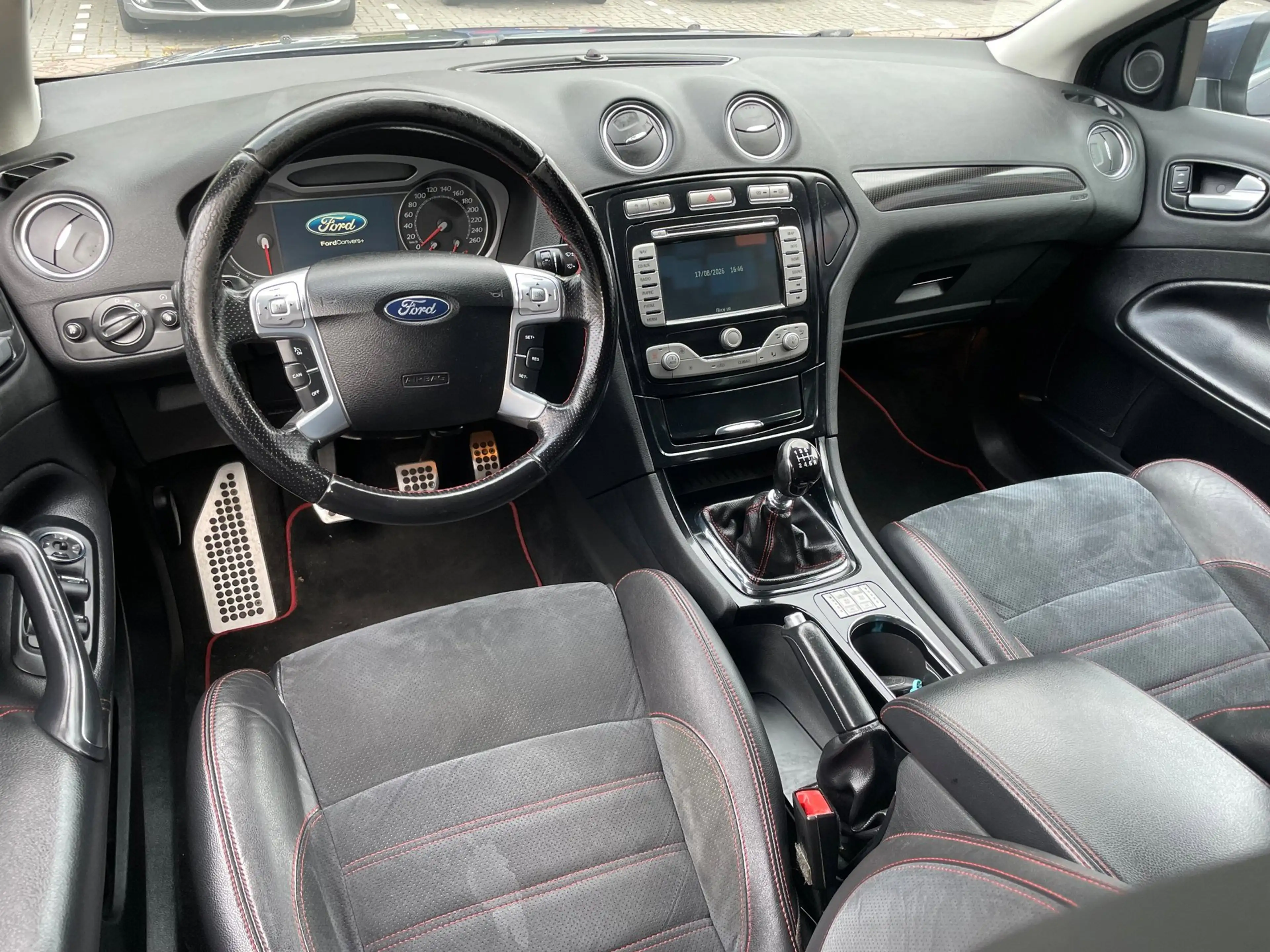 Ford Mondeo Wagon 2.5-20V Titanium Trekhaak Airco PDC NAP APK — photo 8