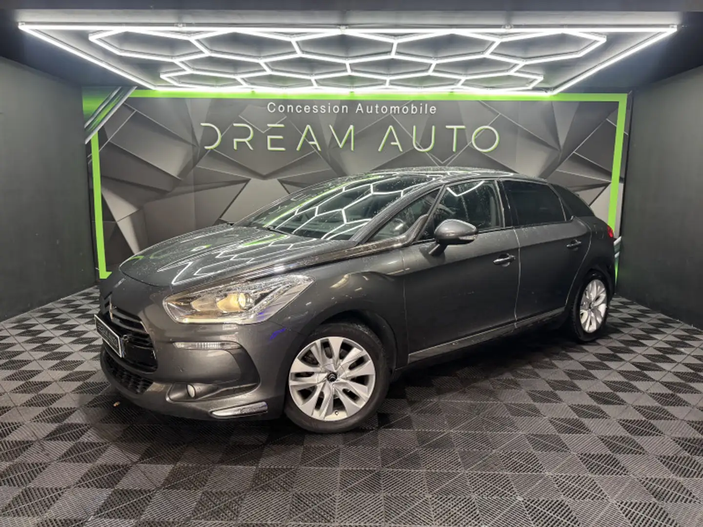 Citroen DS5 1.6 E-HDI115 SO CHIC ETG6 Gris - 1